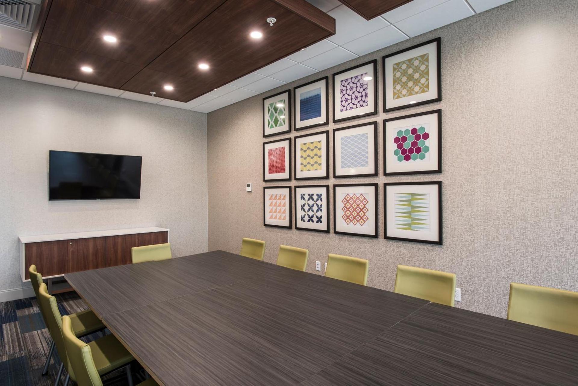 Holiday Inn Express & Suites - Phoenix North - Happy Valley by IHG photo 28