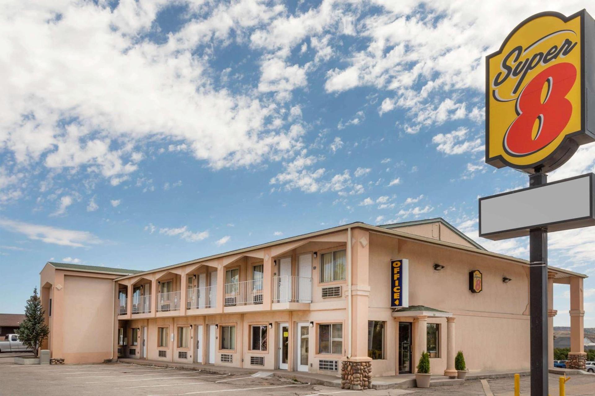 Super 8 by Wyndham Evanston — hotel in Evanston