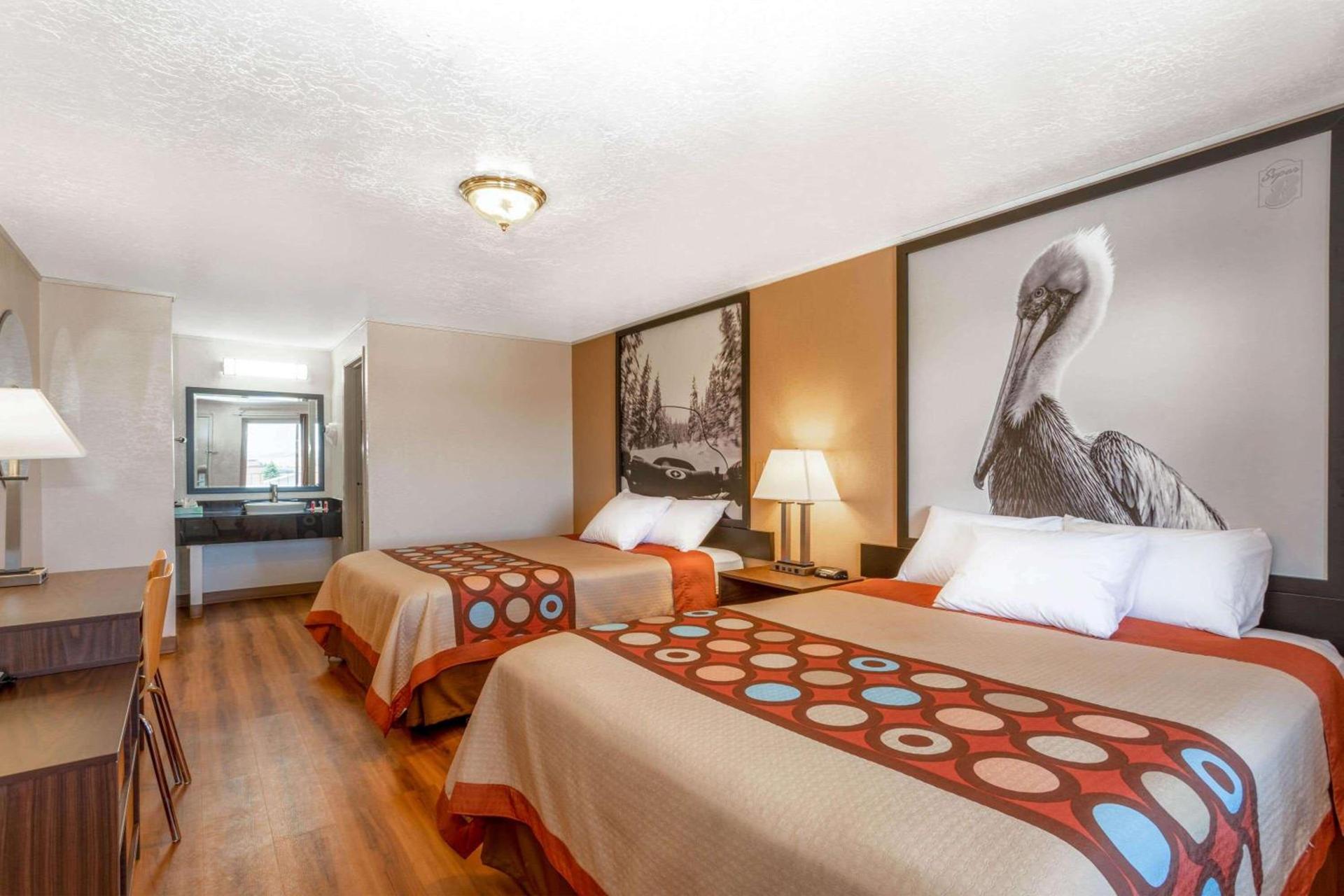 Super 8 by Wyndham Evanston photo 16