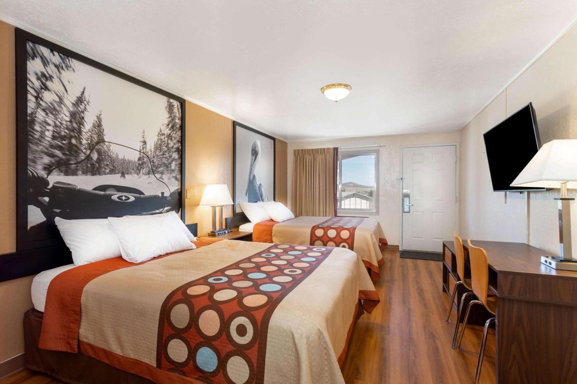 Super 8 by Wyndham Evanston photo 15