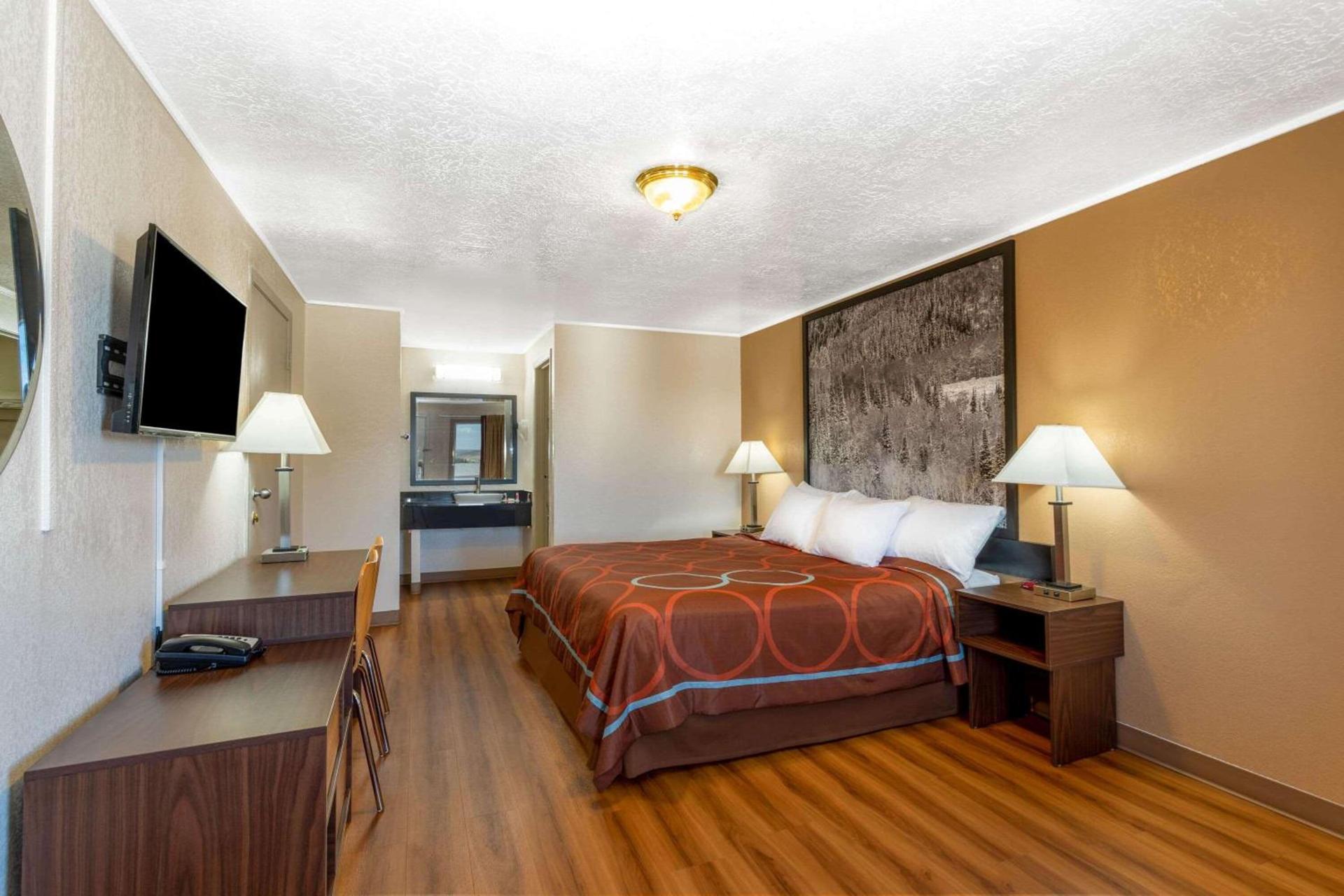 Super 8 by Wyndham Evanston photo 20