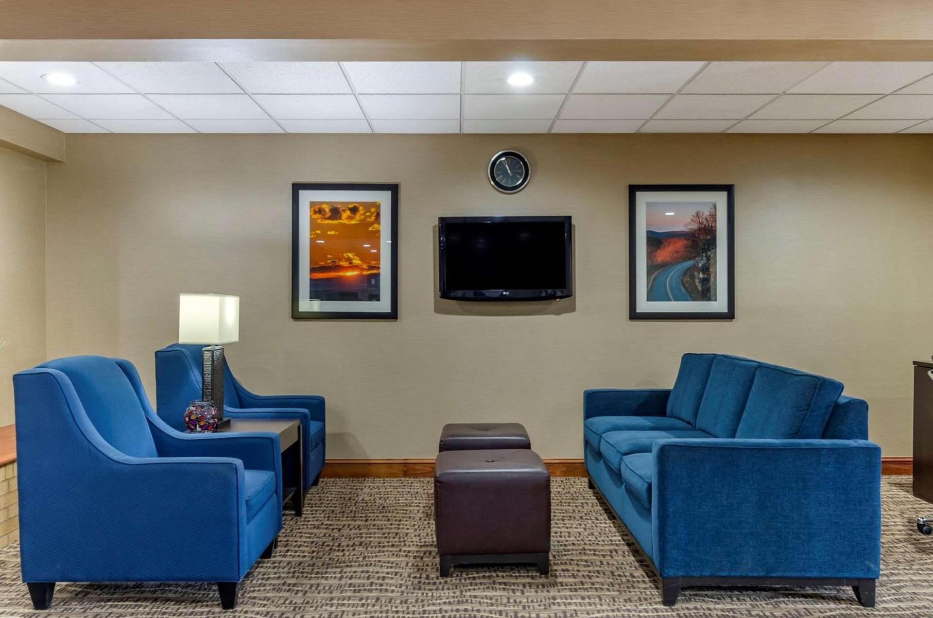 Spark by Hilton Waynesboro photo 7