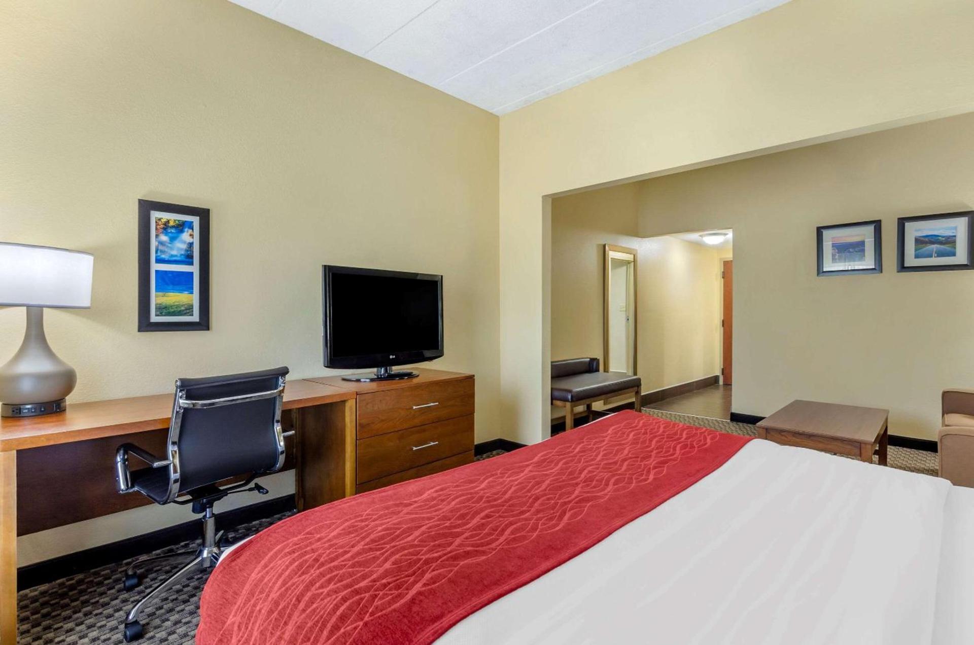 Spark by Hilton Waynesboro photo 16