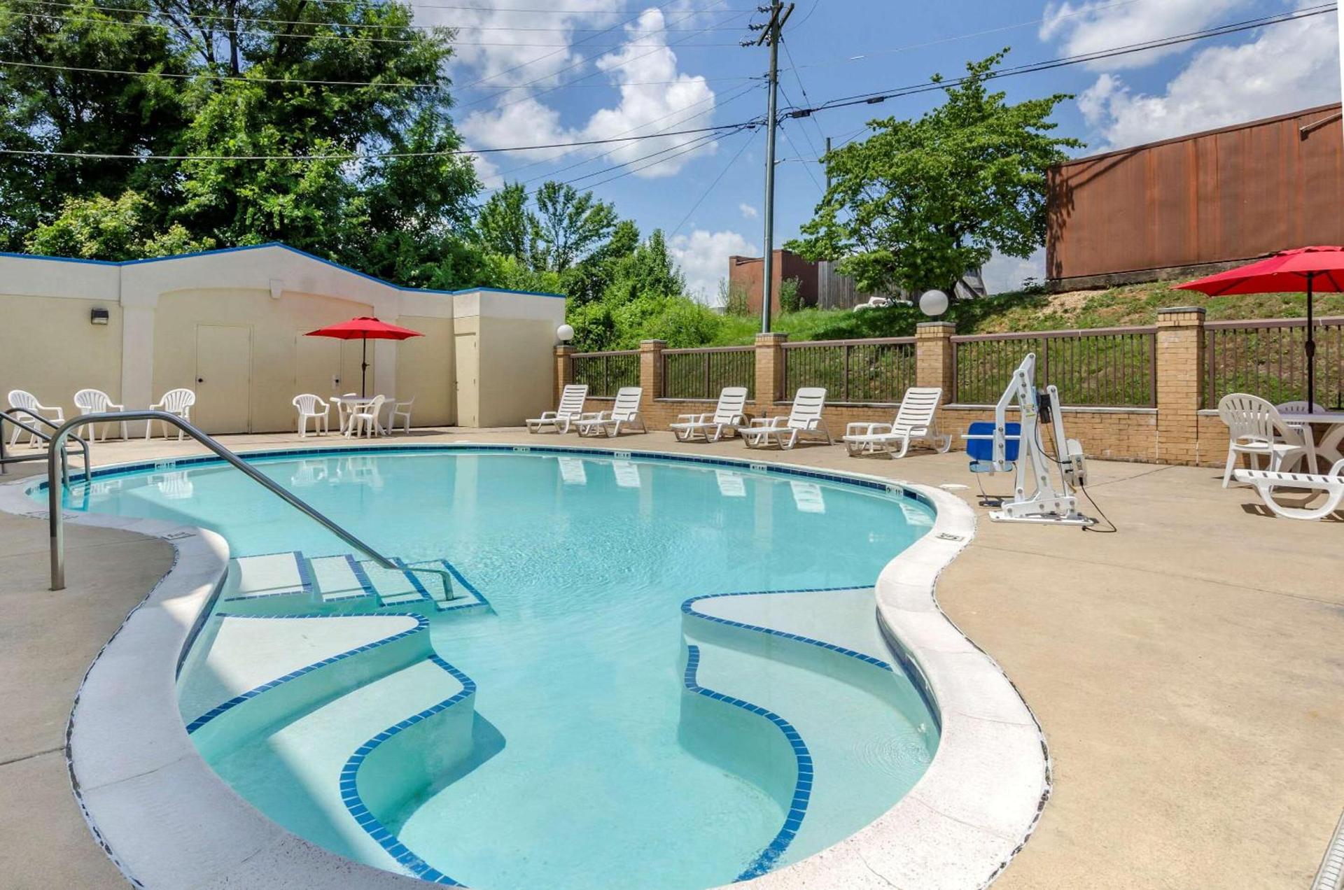 Spark by Hilton Waynesboro photo 28