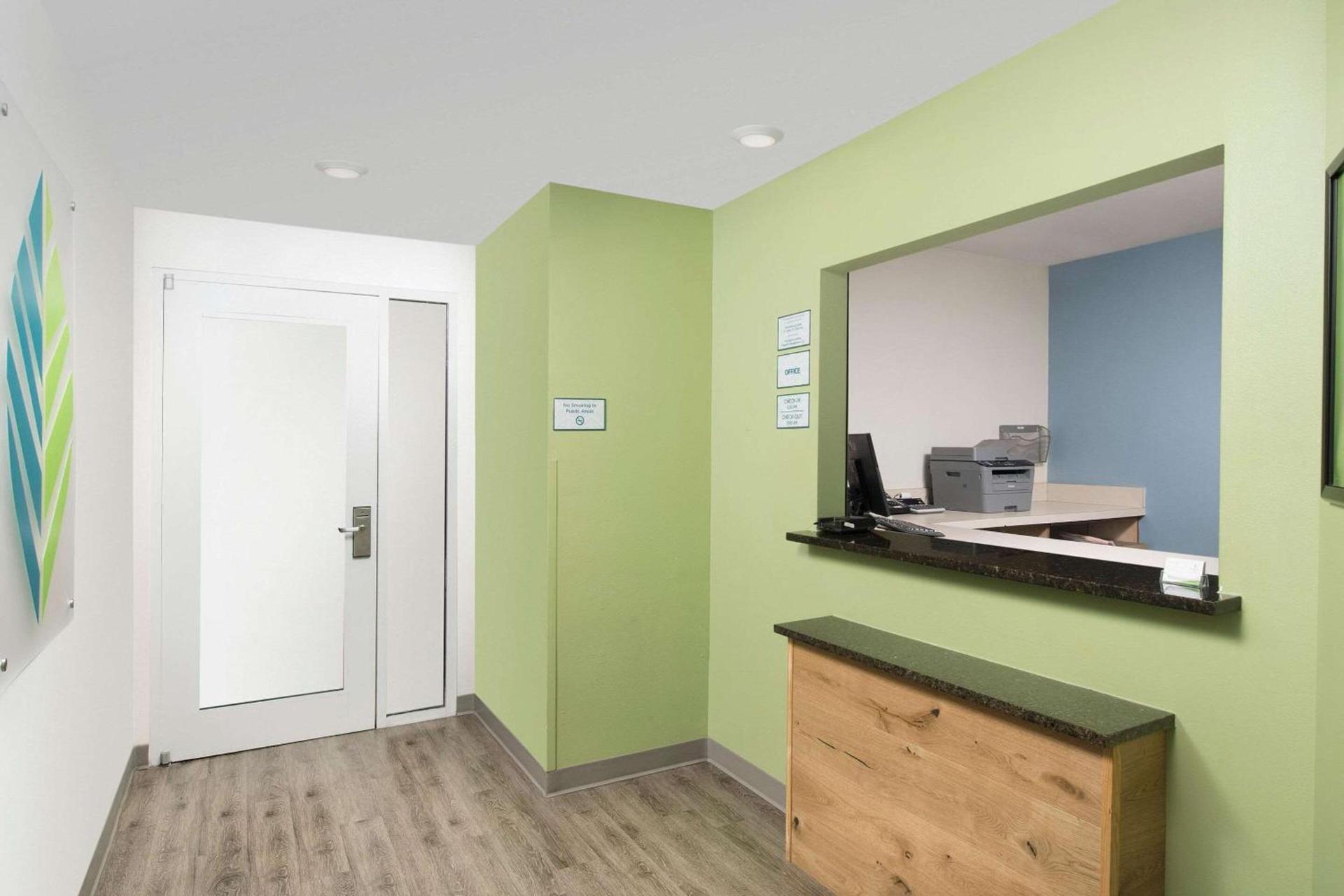 WoodSpring Suites Gainesville I-75 photo 15