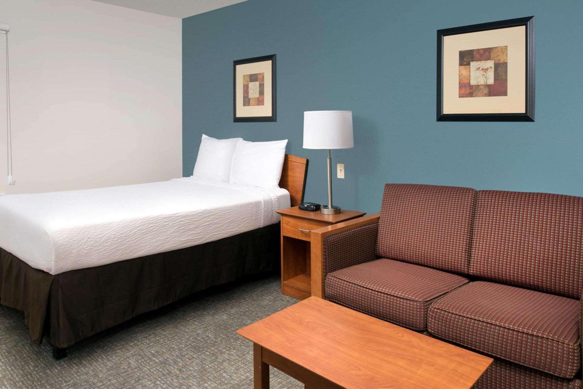WoodSpring Suites Gainesville I-75 photo 9