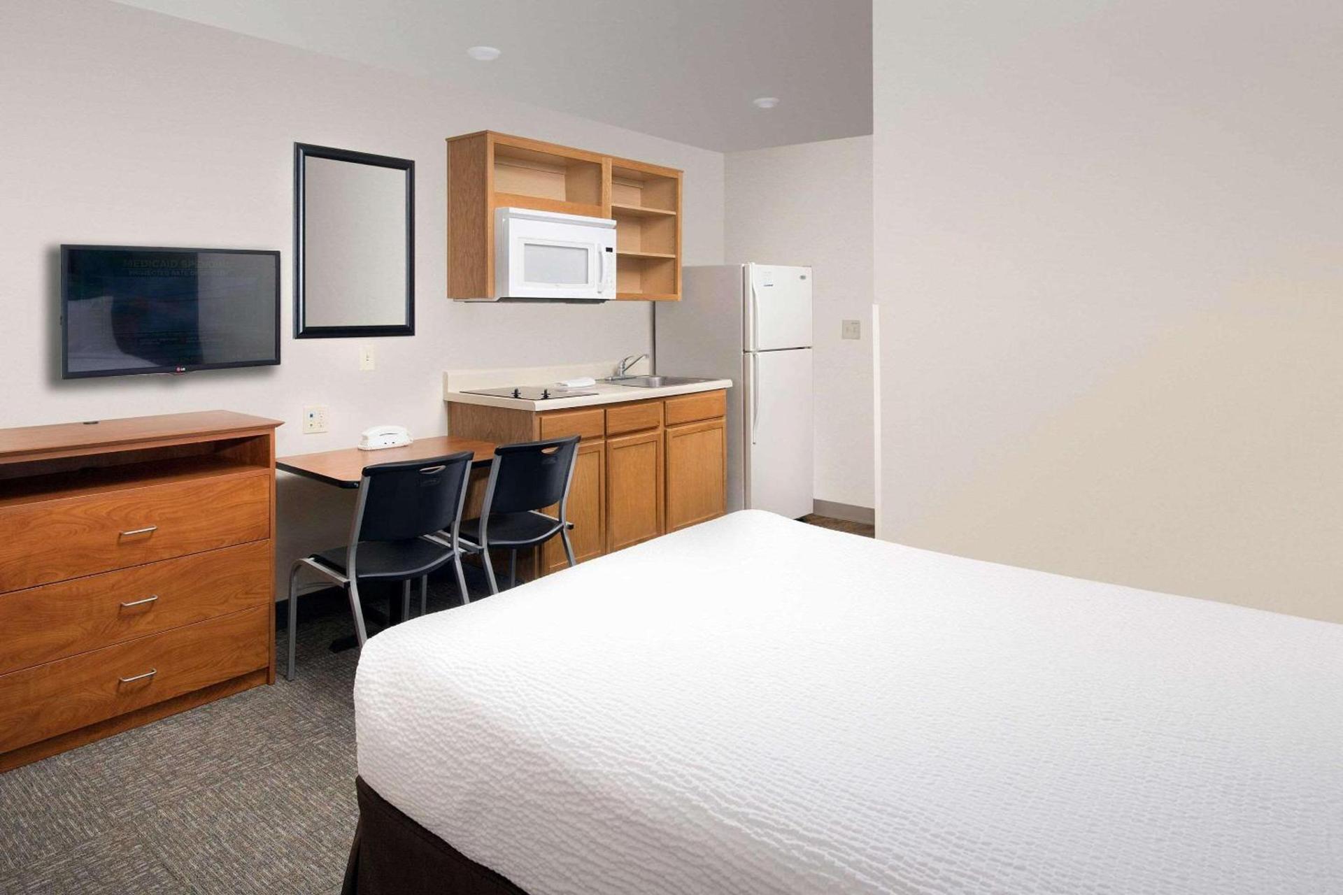 WoodSpring Suites Gainesville I-75 photo 7