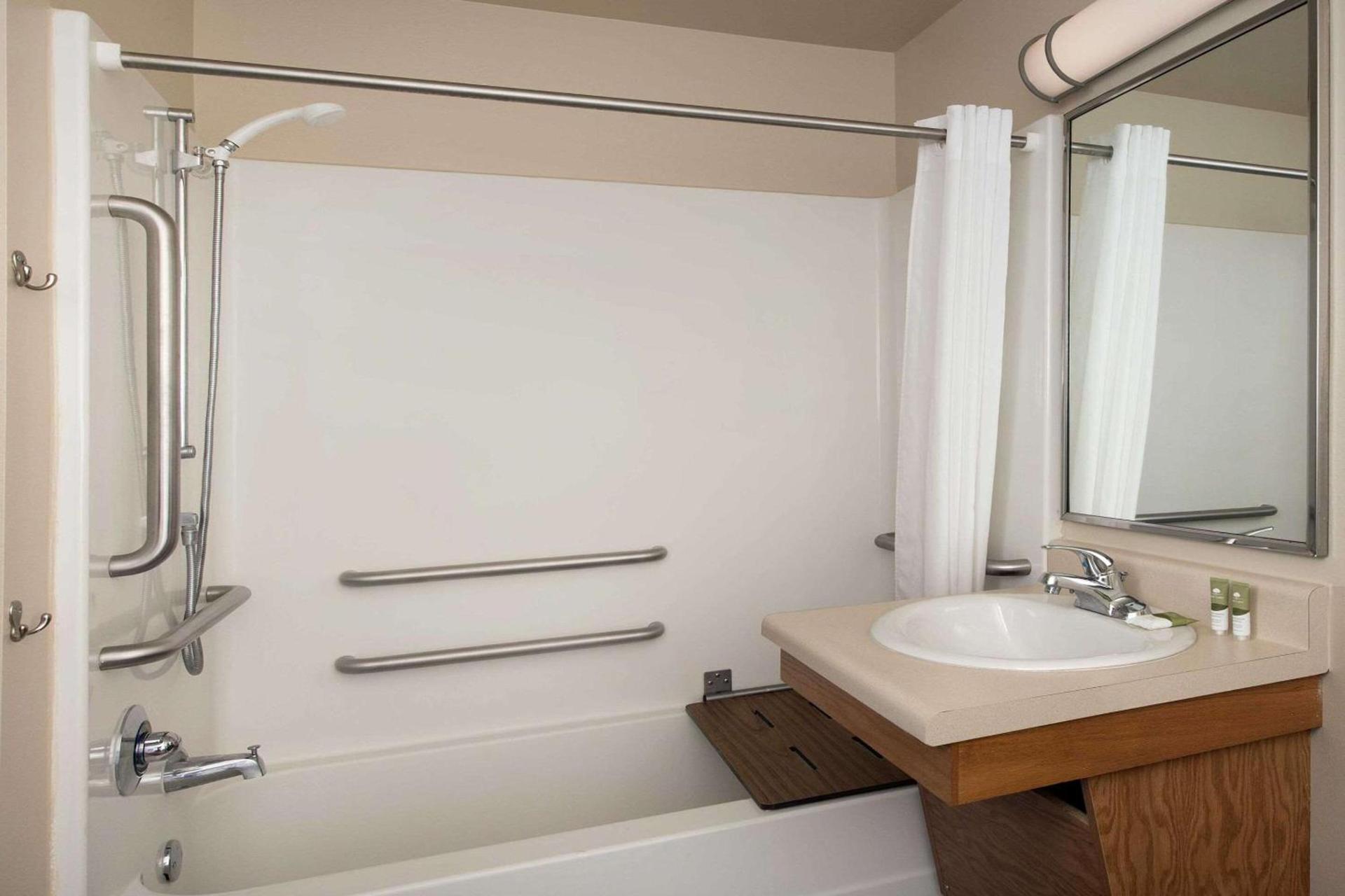 WoodSpring Suites Gainesville I-75 photo 6