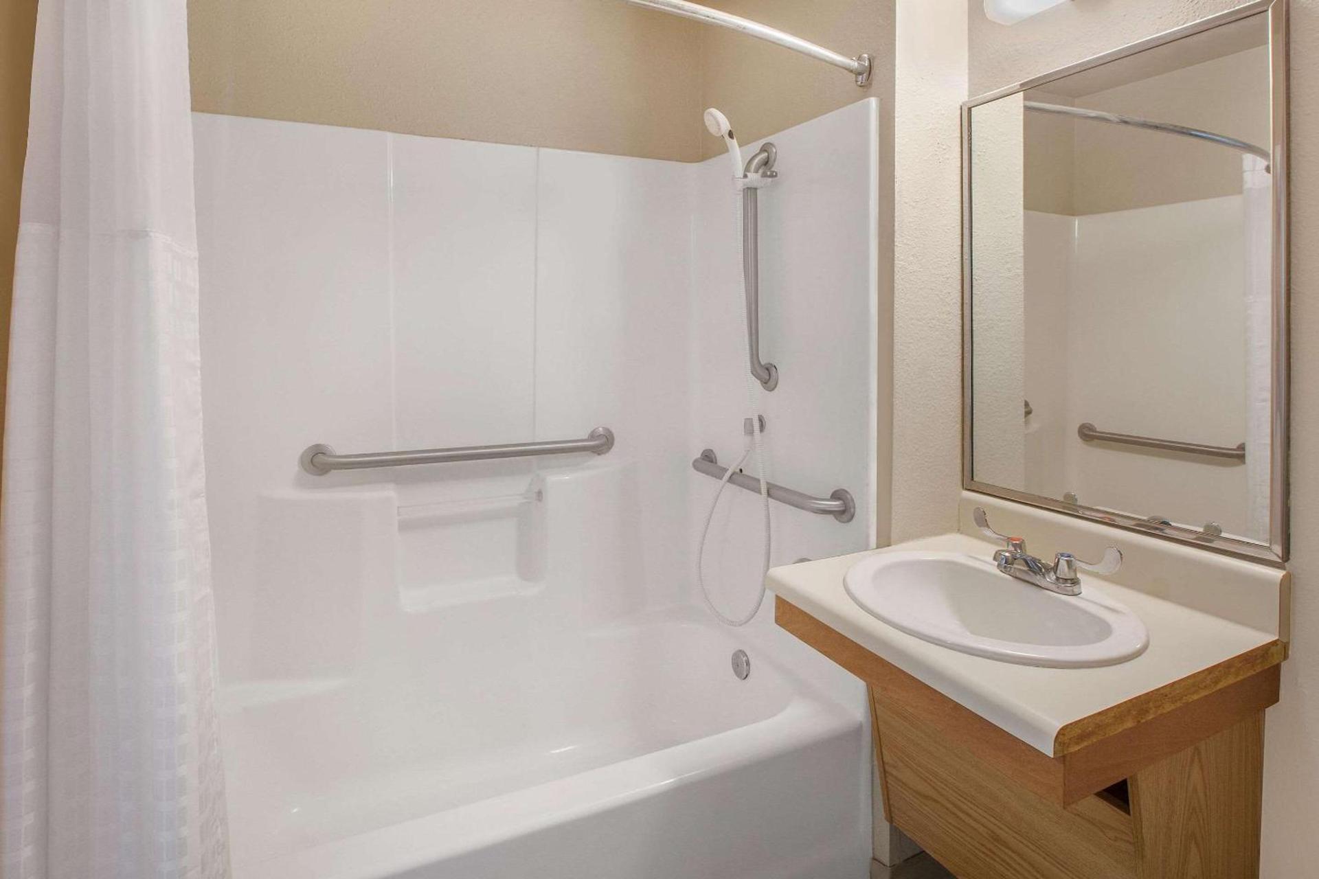 WoodSpring Suites Jacksonville Beach Blvd photo 14