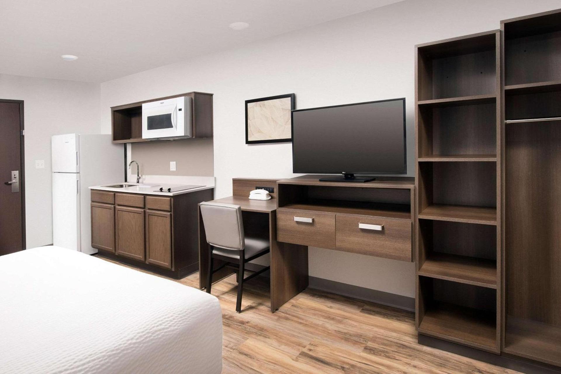 Woodspring Suites Orlando International Drive photo 11