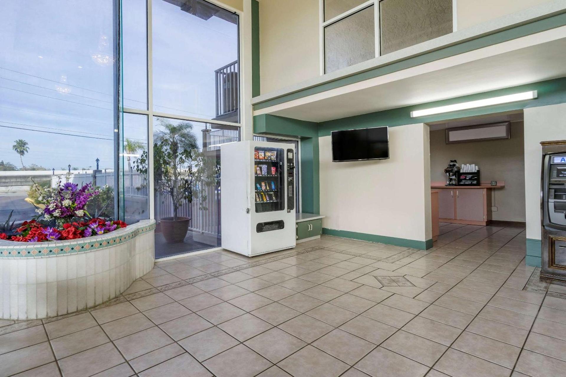 Rodeway Inn Clearwater-Largo photo 4