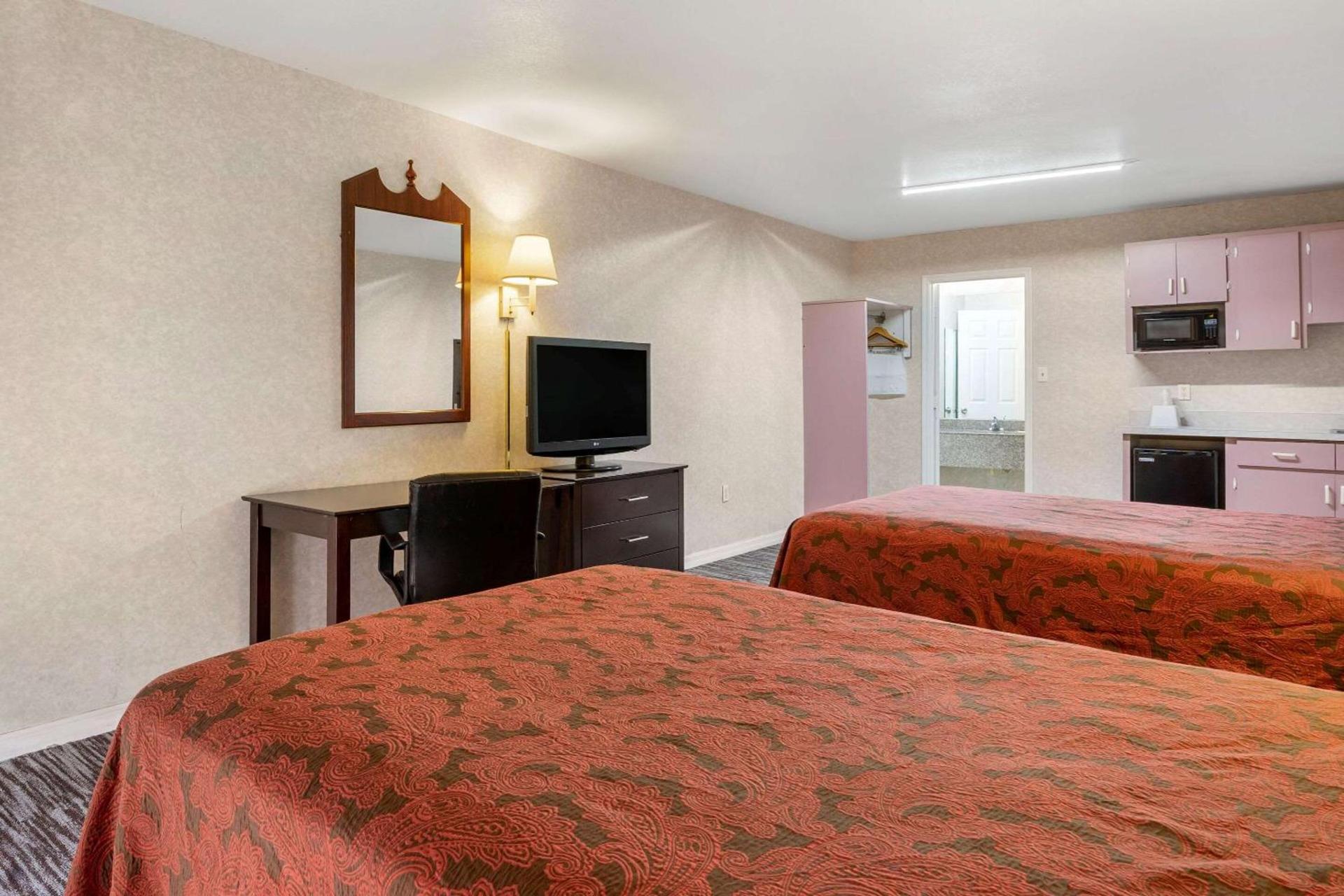 Rodeway Inn Clearwater-Largo photo 8