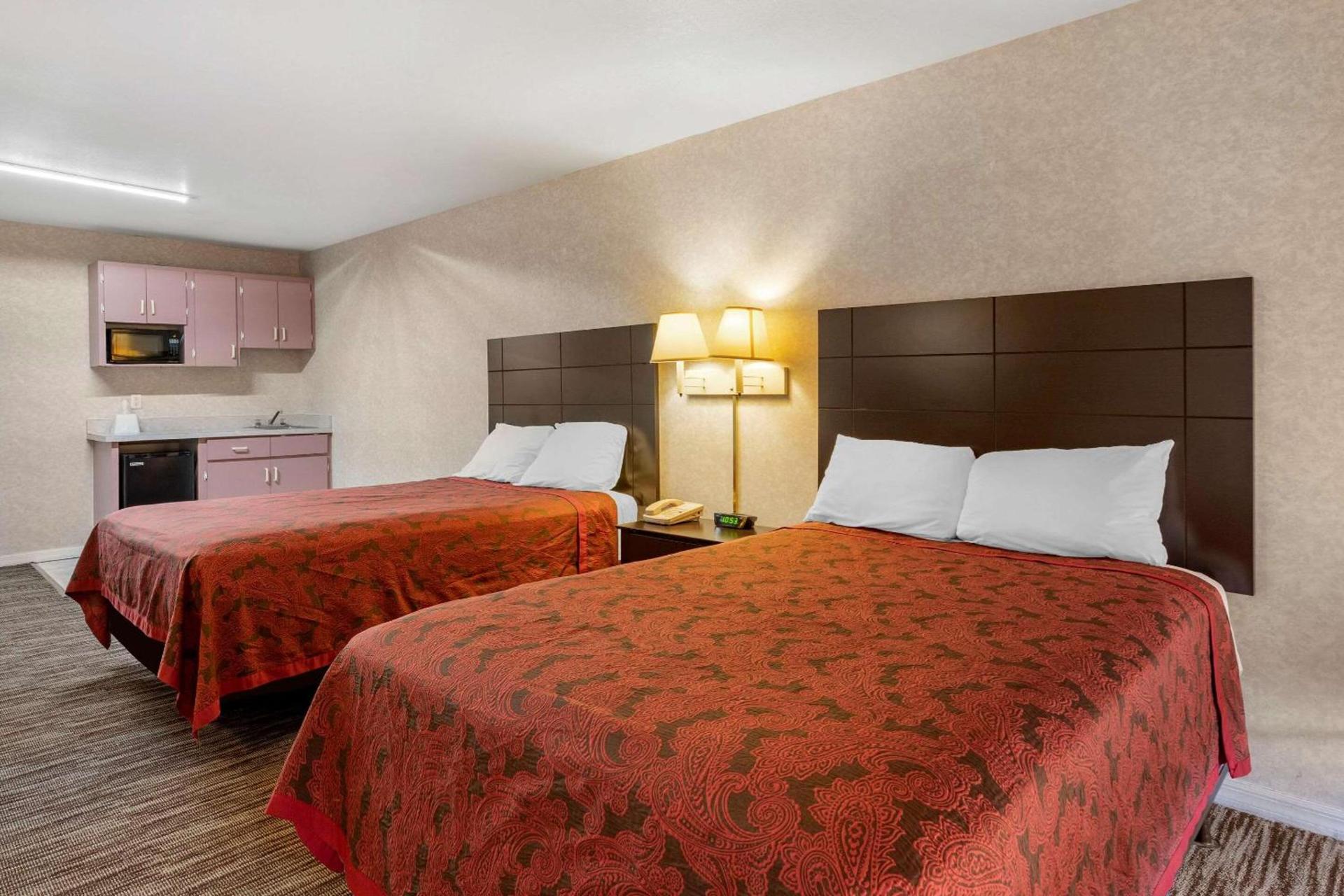 Rodeway Inn Clearwater-Largo photo 10