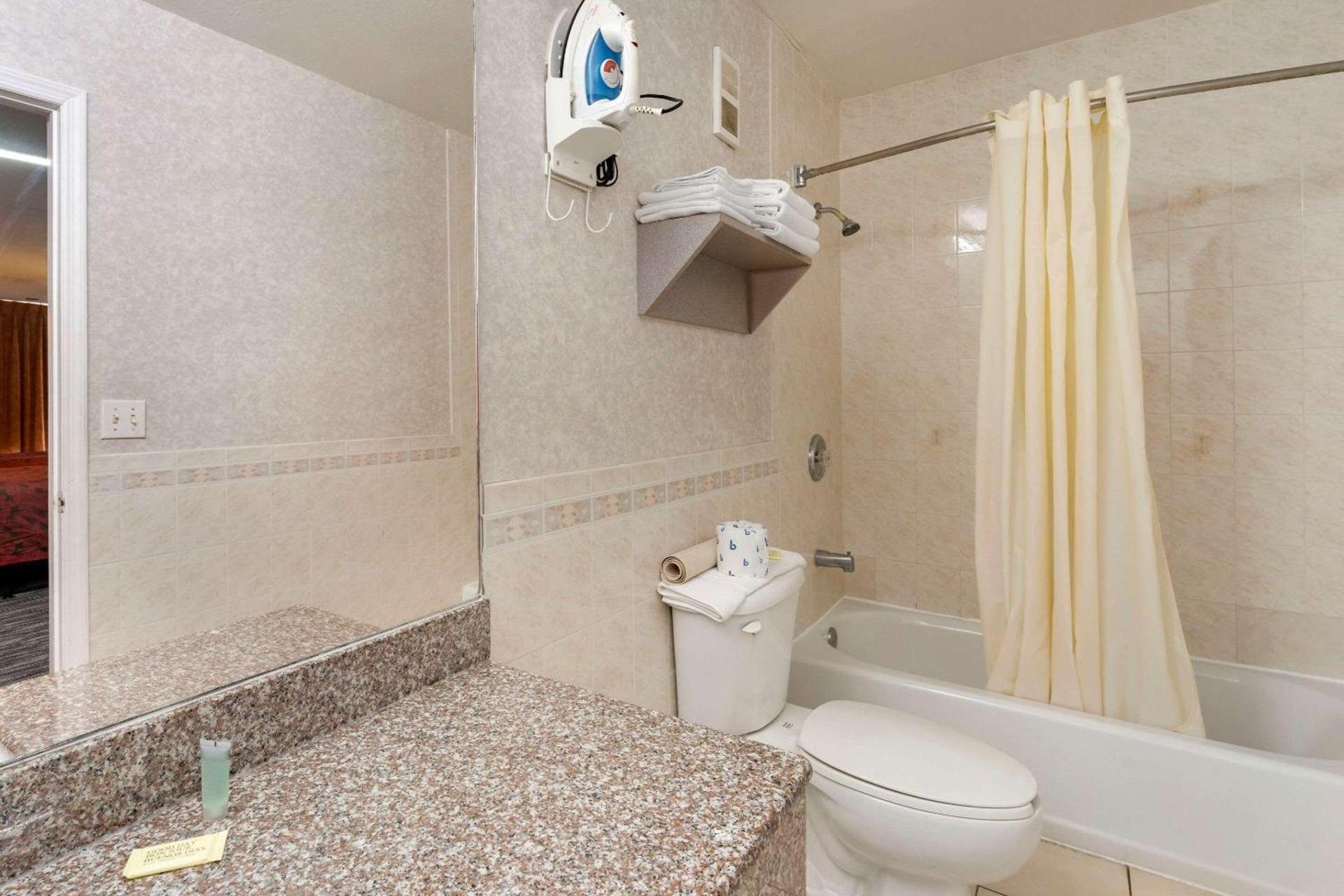 Rodeway Inn Clearwater-Largo photo 13