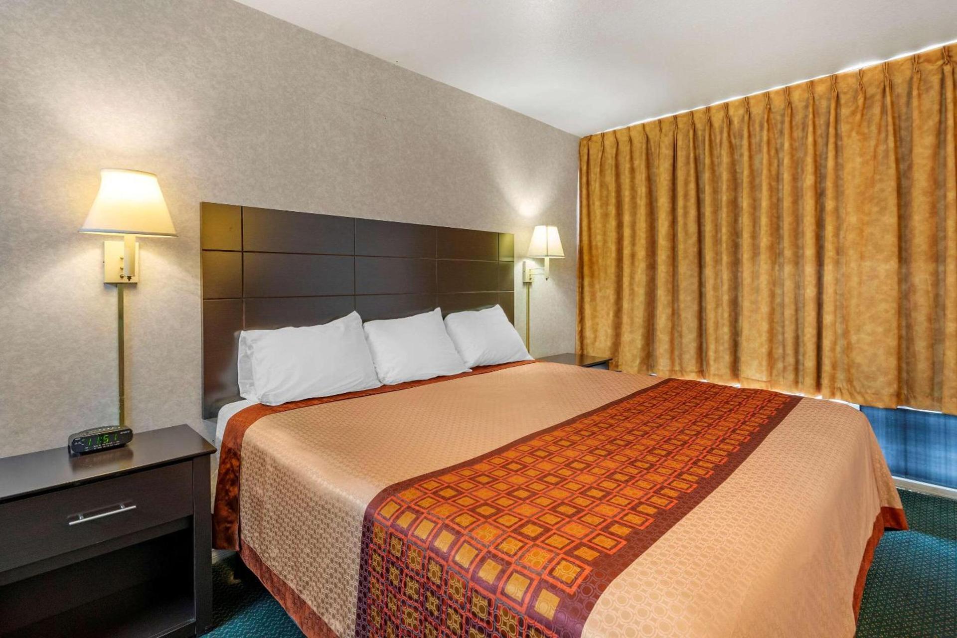 Rodeway Inn Clearwater-Largo photo 16