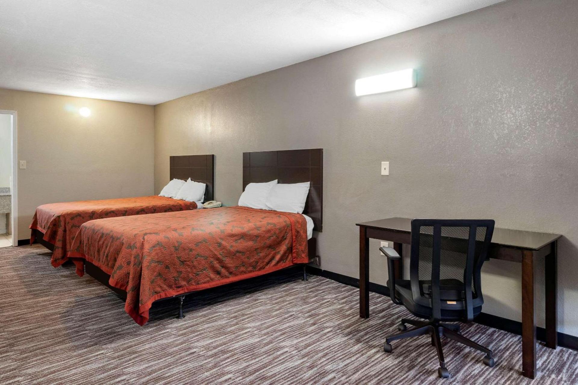 Rodeway Inn Clearwater-Largo photo 17