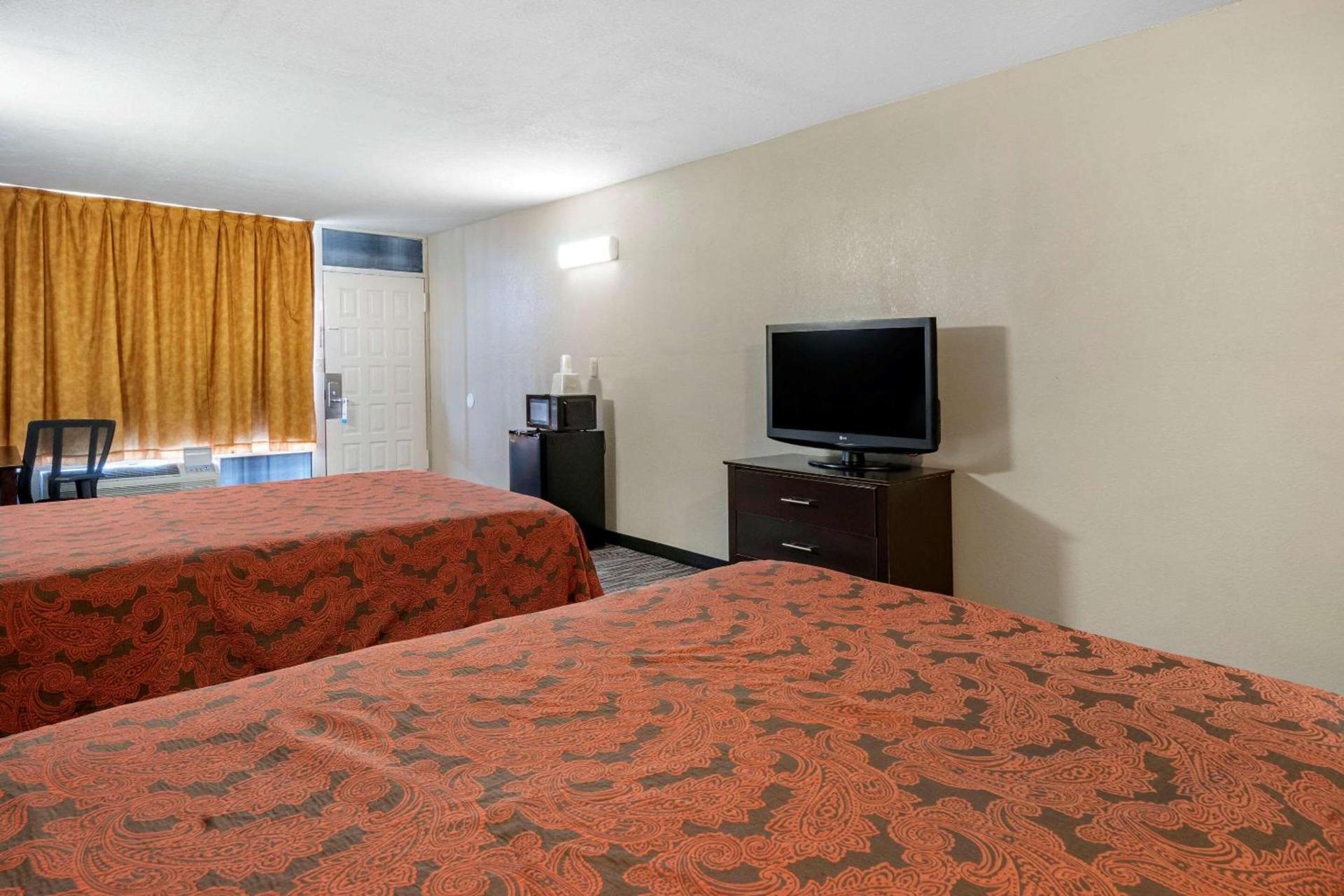 Rodeway Inn Clearwater-Largo photo 19