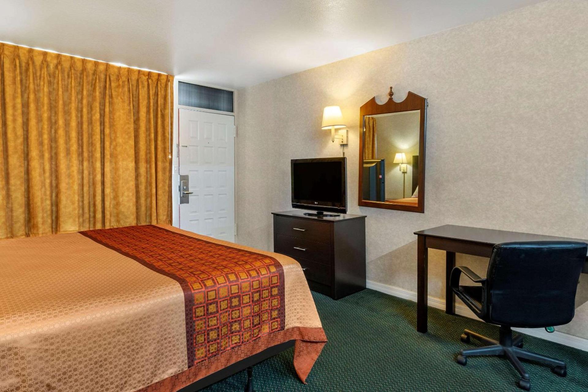 Rodeway Inn Clearwater-Largo photo 20