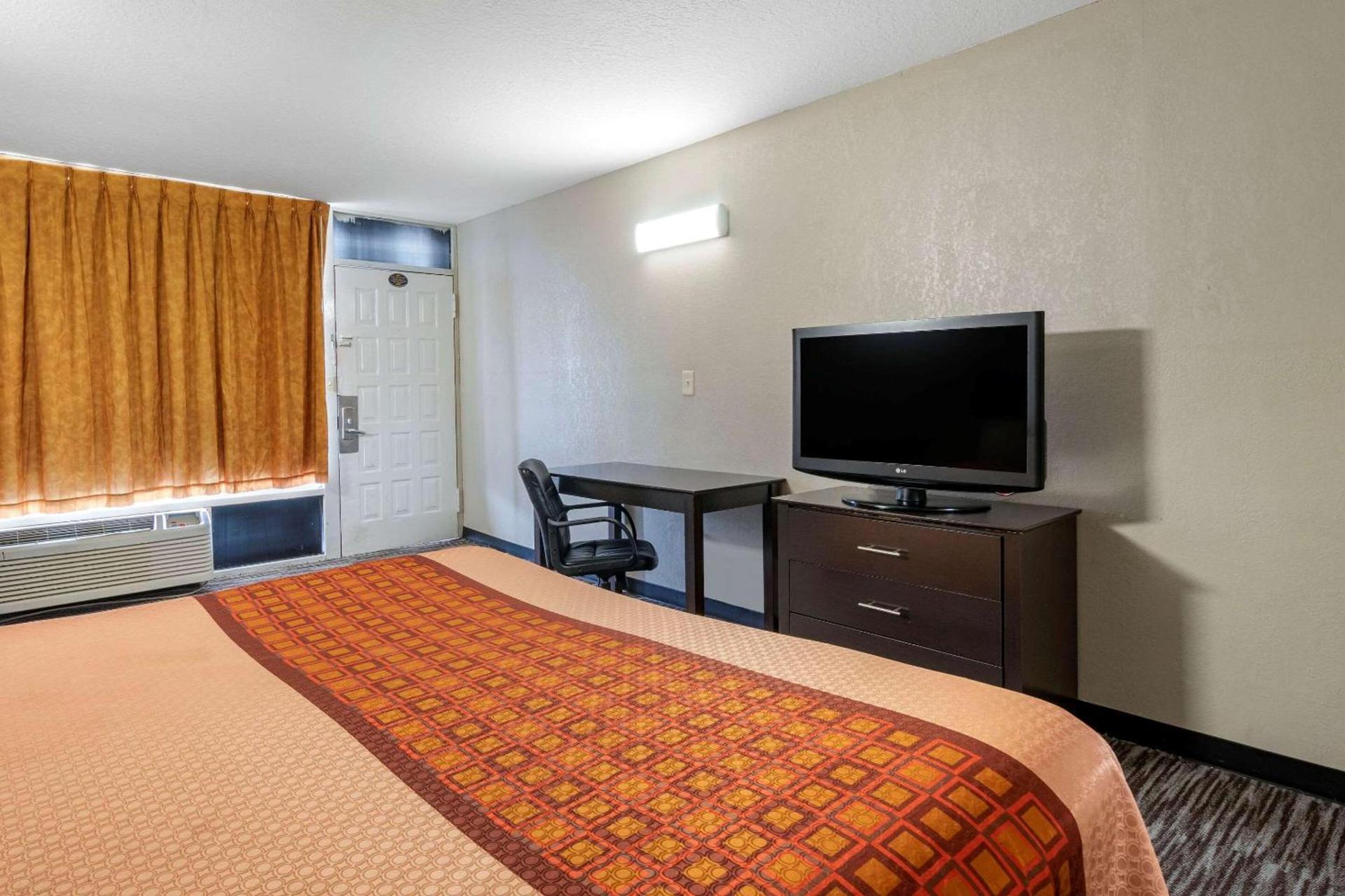 Rodeway Inn Clearwater-Largo photo 24