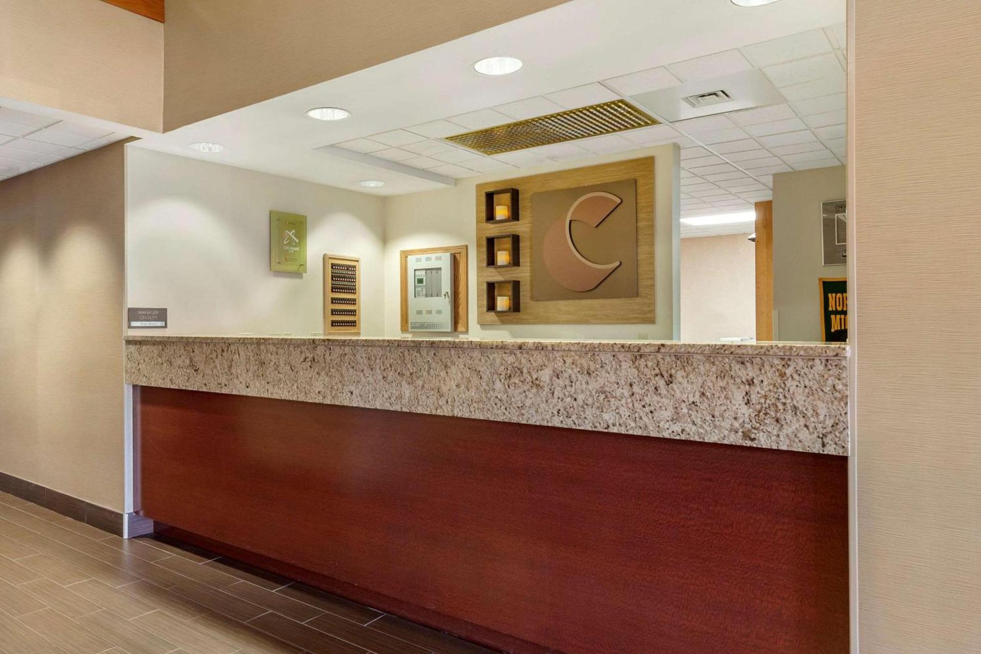 Comfort Suites Marquette photo 3