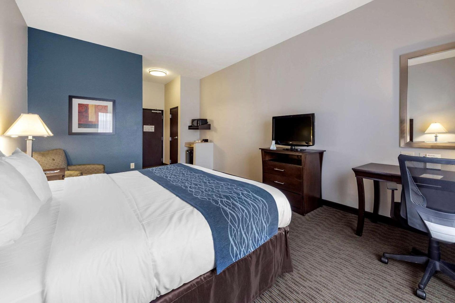 Comfort Inn & Suites Oklahoma City West - I-40 photo 6