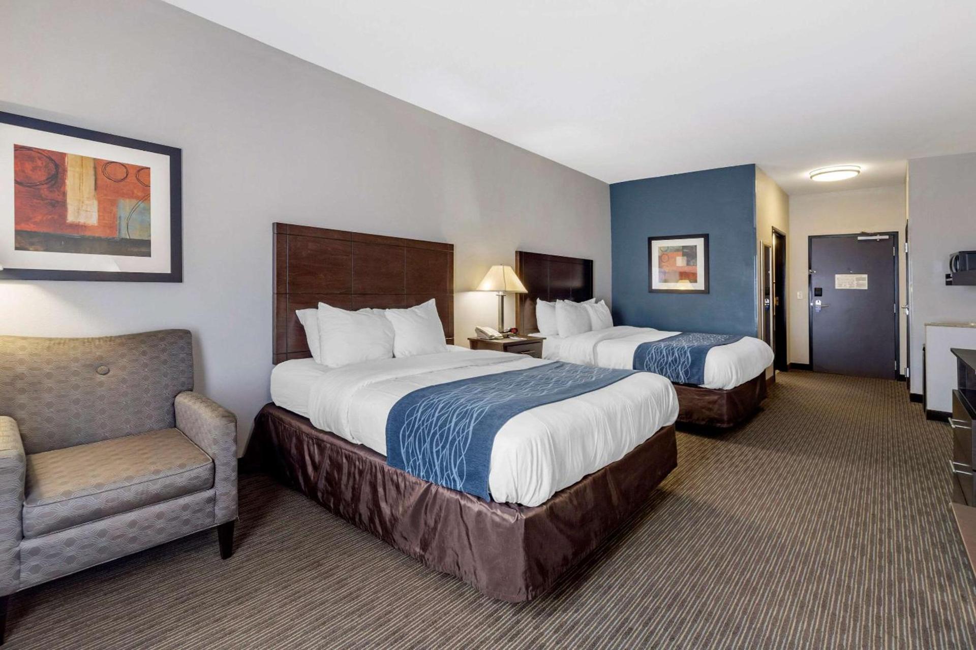 Comfort Inn & Suites Oklahoma City West - I-40 photo 9