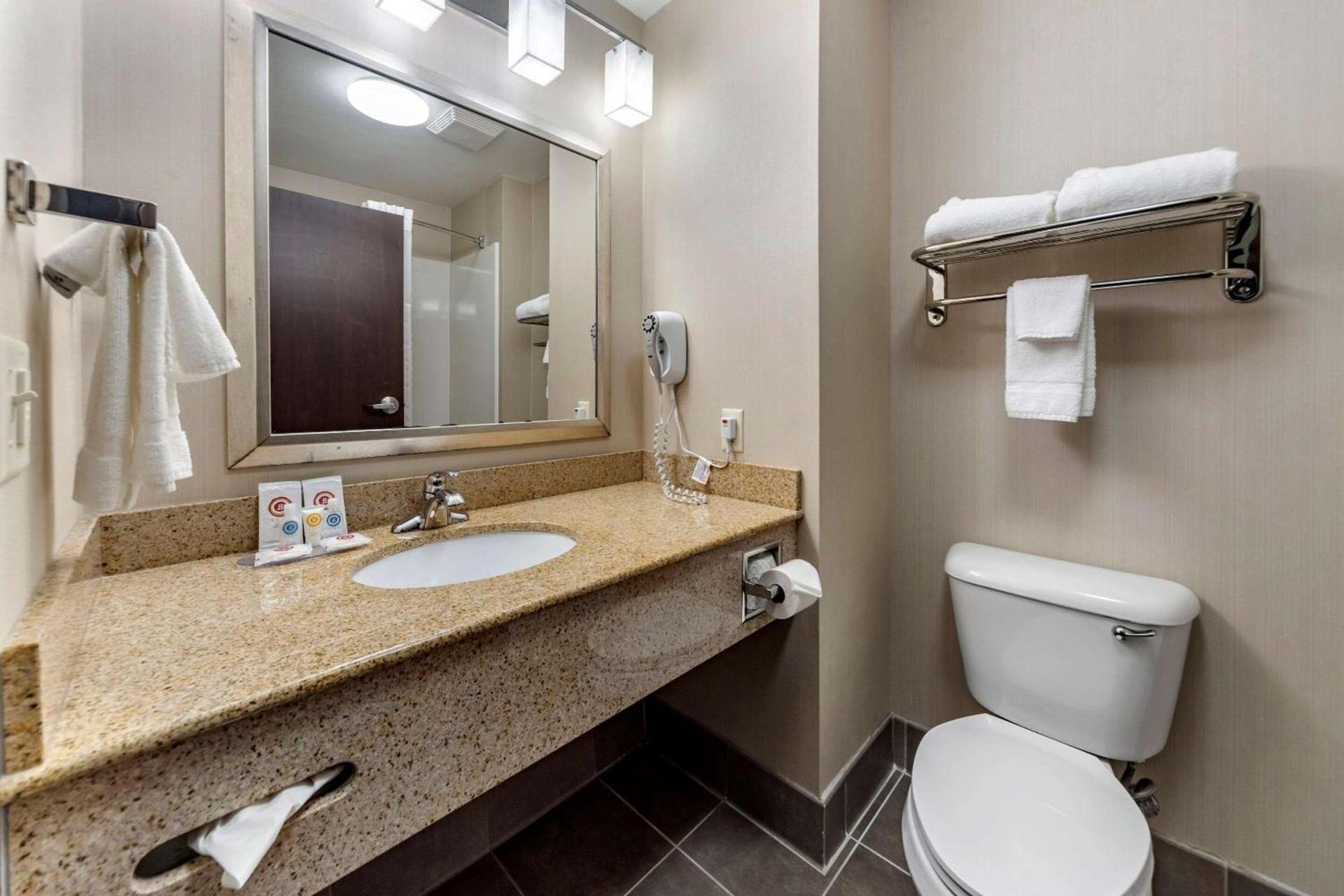 Comfort Inn & Suites Oklahoma City West - I-40 photo 15