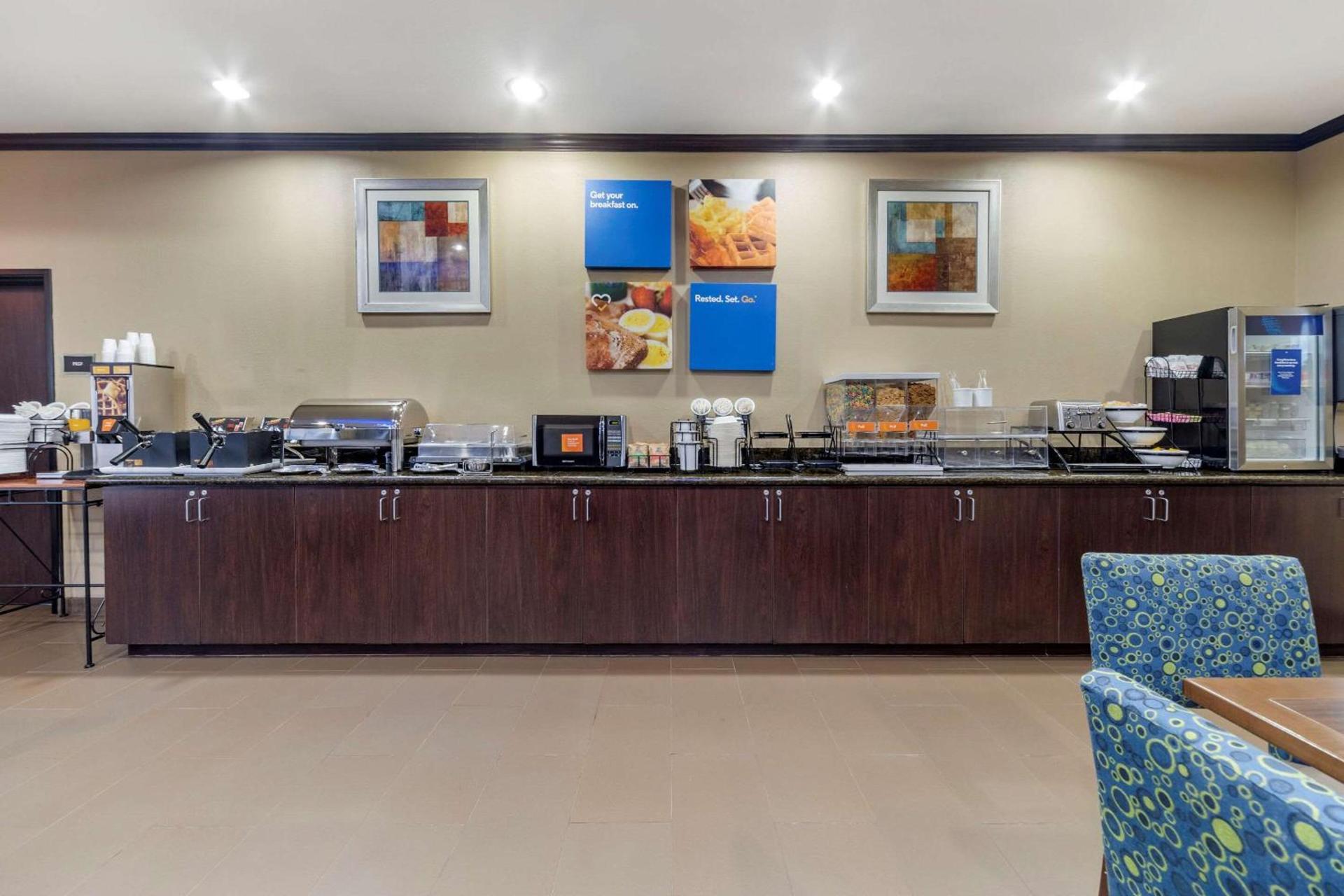Comfort Inn & Suites Oklahoma City West - I-40 photo 24