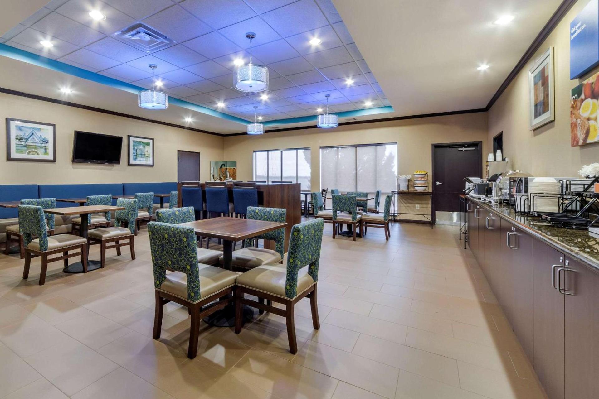 Comfort Inn & Suites Oklahoma City West - I-40 photo 25