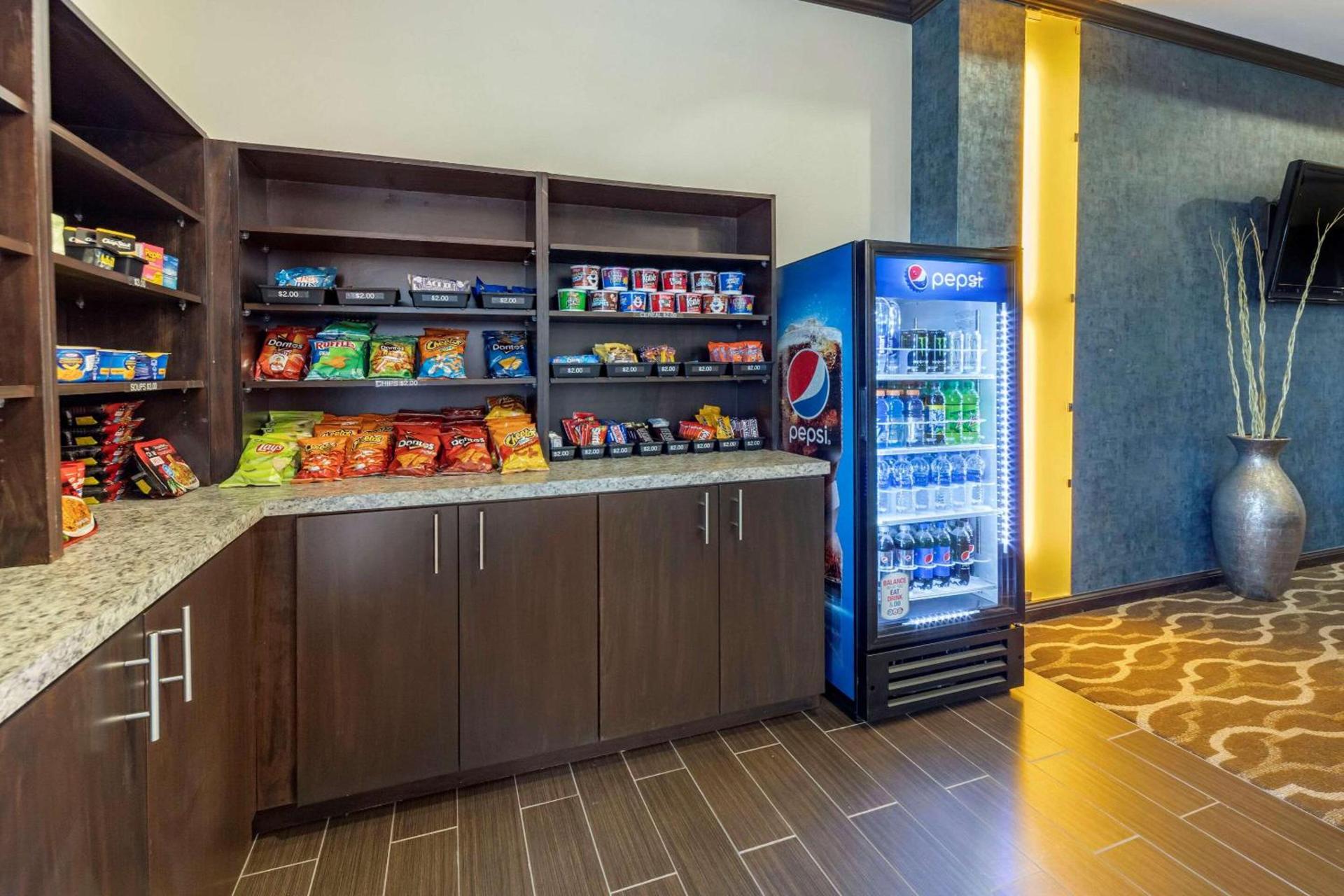 Comfort Inn & Suites Oklahoma City West - I-40 photo 28