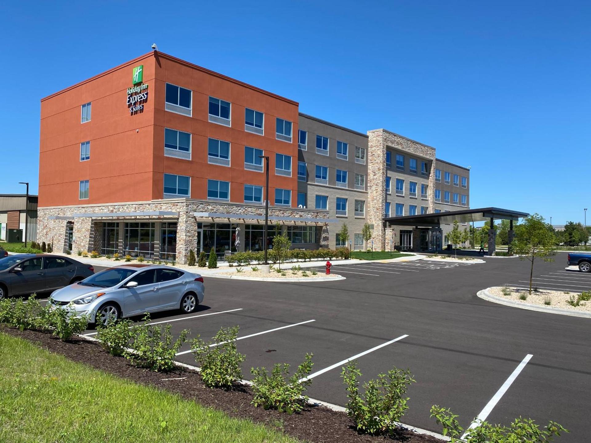 Holiday Inn Express & Suites - Madison West - Middleton by IHG photo 28