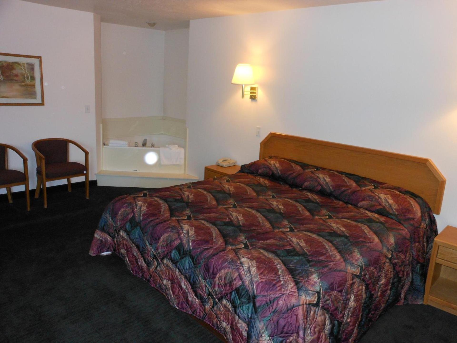 Economy Inn & Suites photo 9