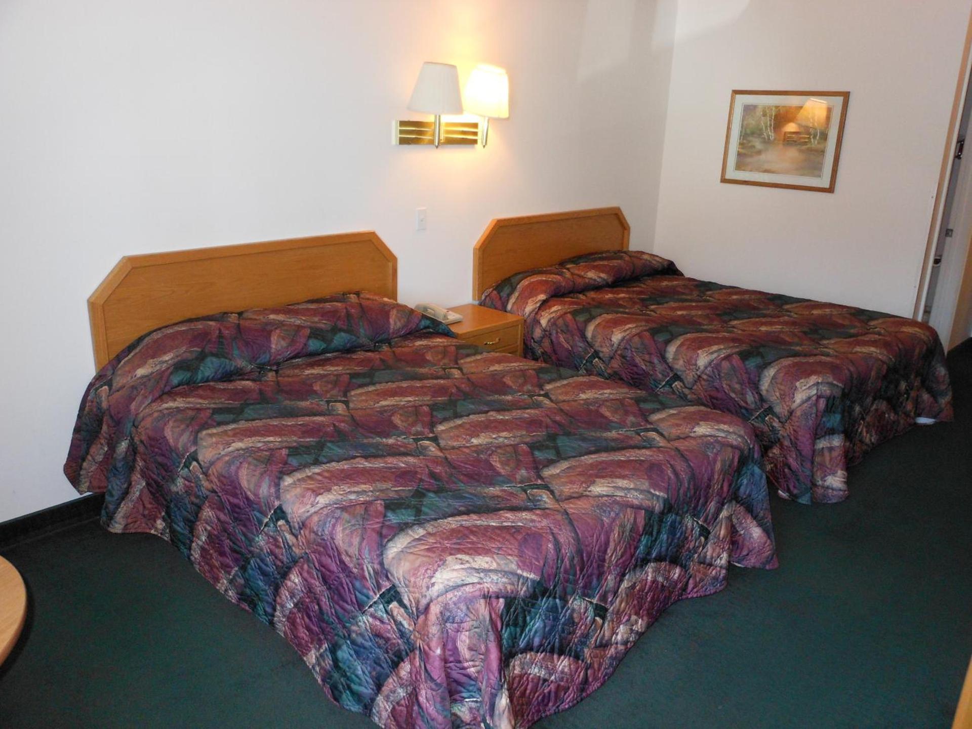 Economy Inn & Suites photo 11