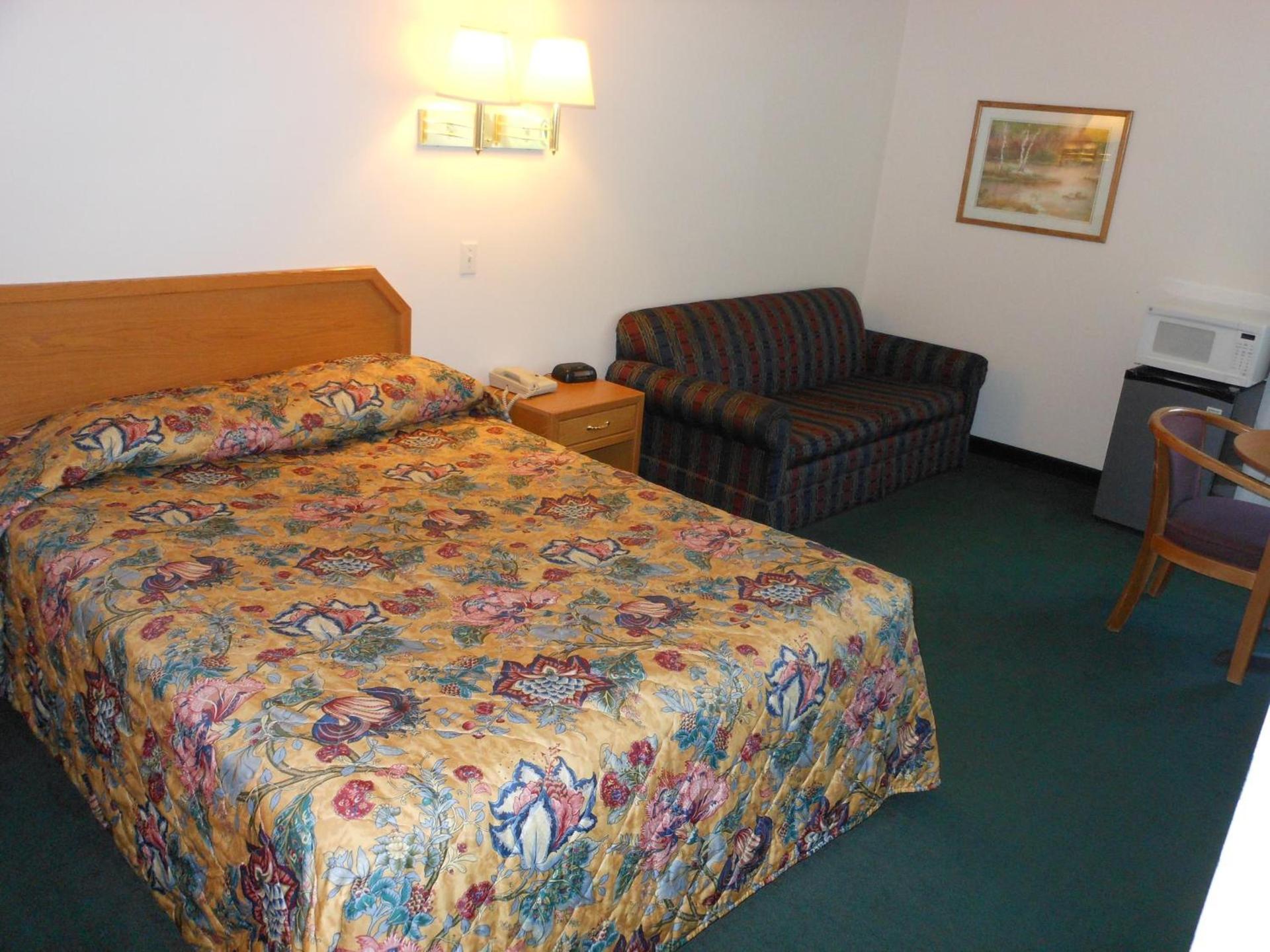 Economy Inn & Suites photo 10