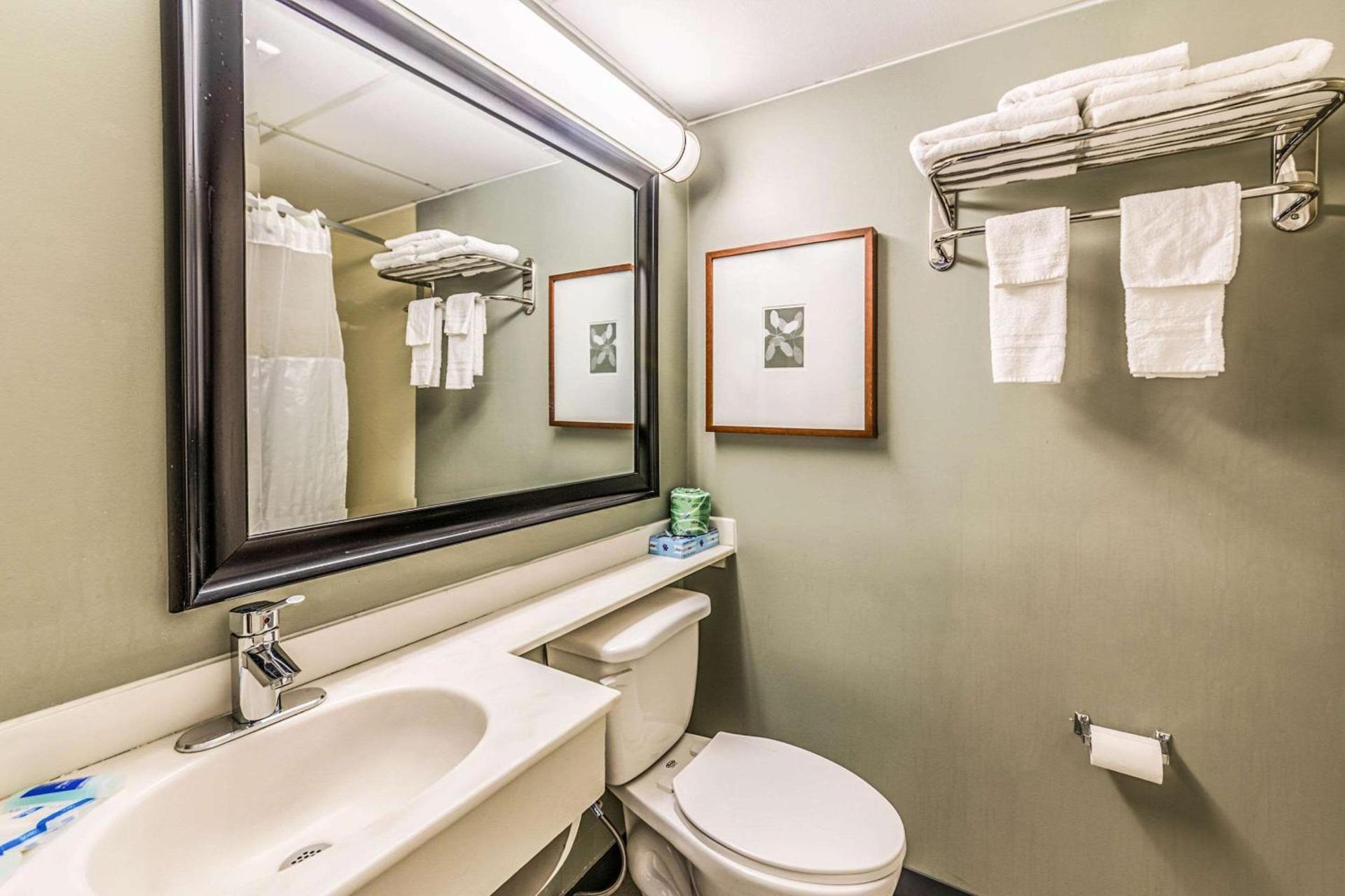 Knights Inn Montgomeryville photo 9