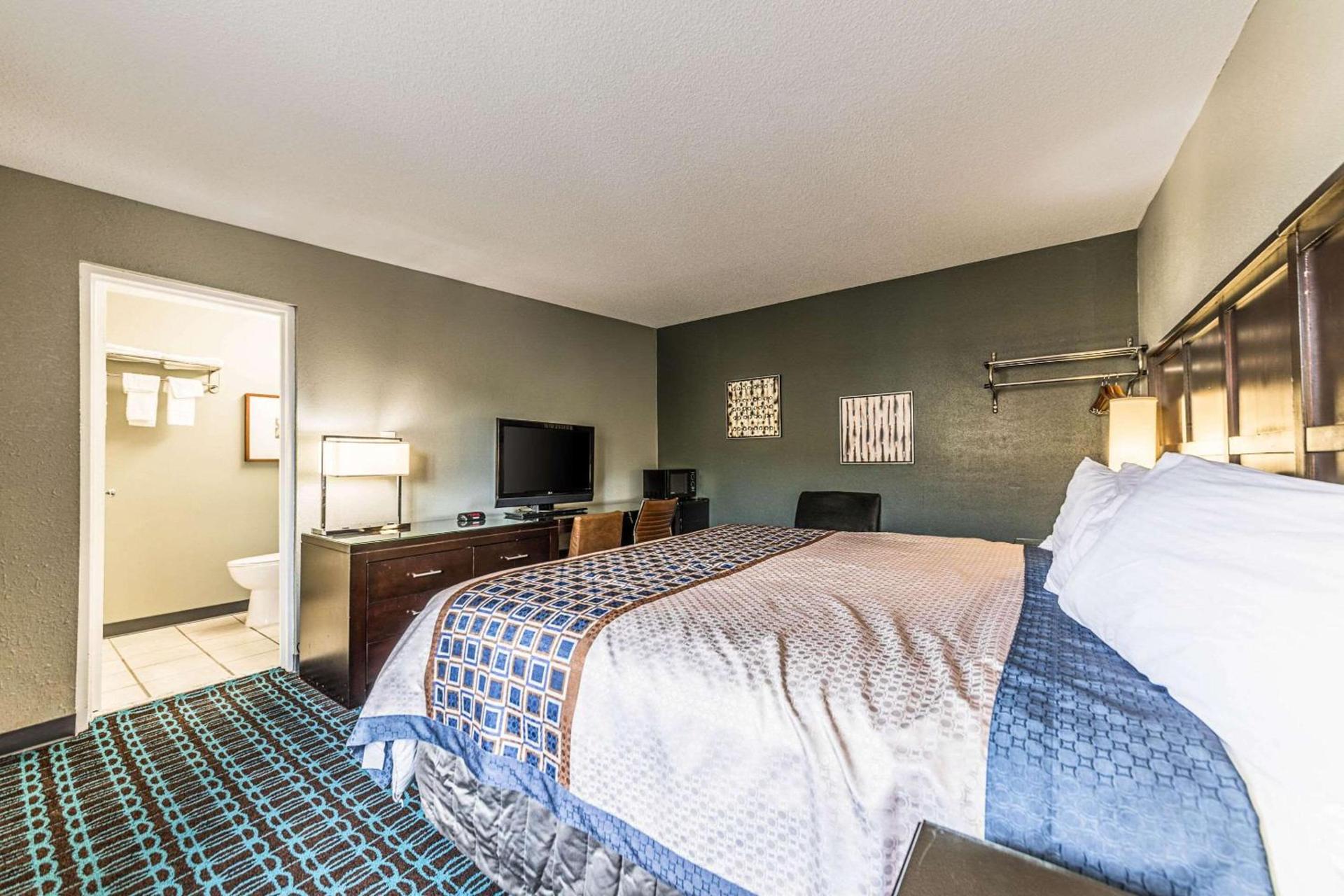 Knights Inn Montgomeryville photo 15