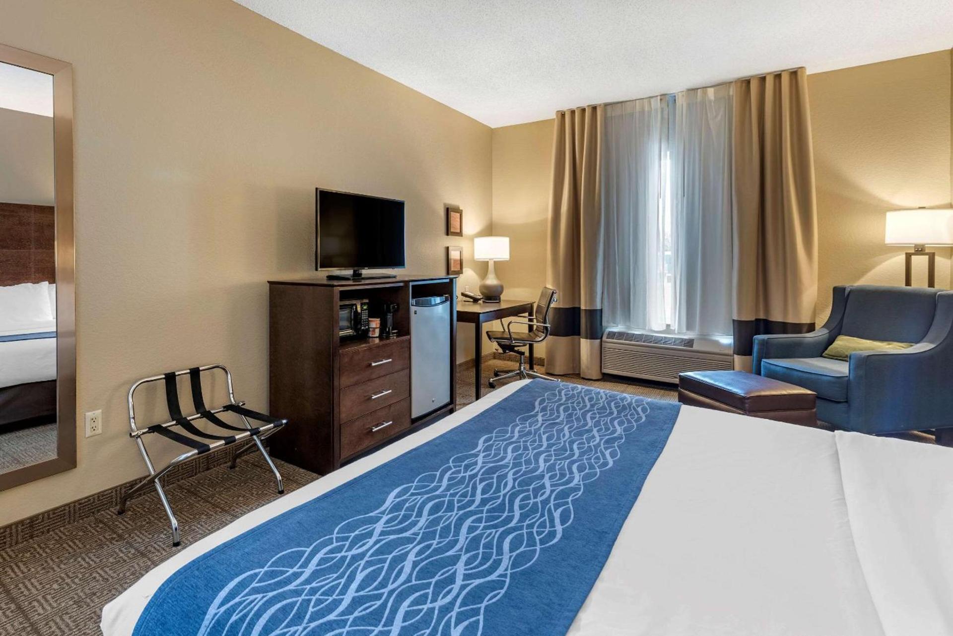 Comfort Inn & Suites Bryant - Benton photo 5