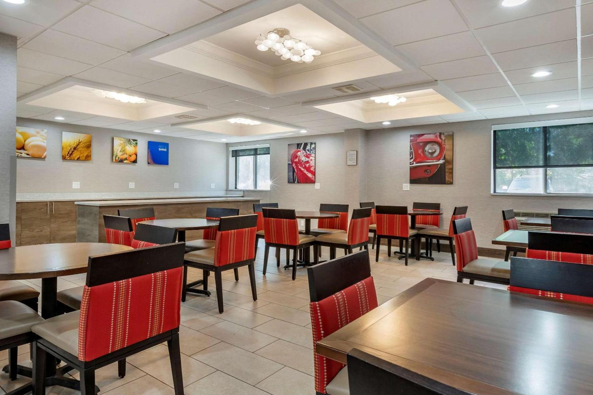 Comfort Inn Near Greenfield Village photo 3