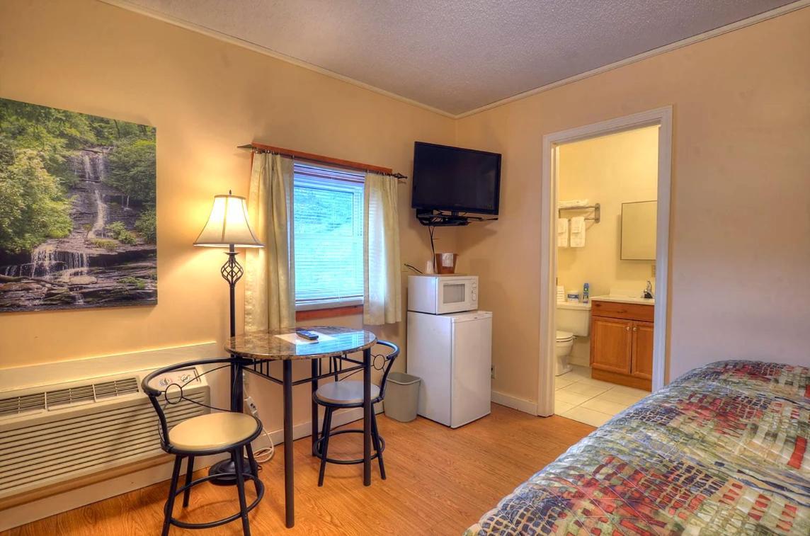 Riverbend Lodging photo 12
