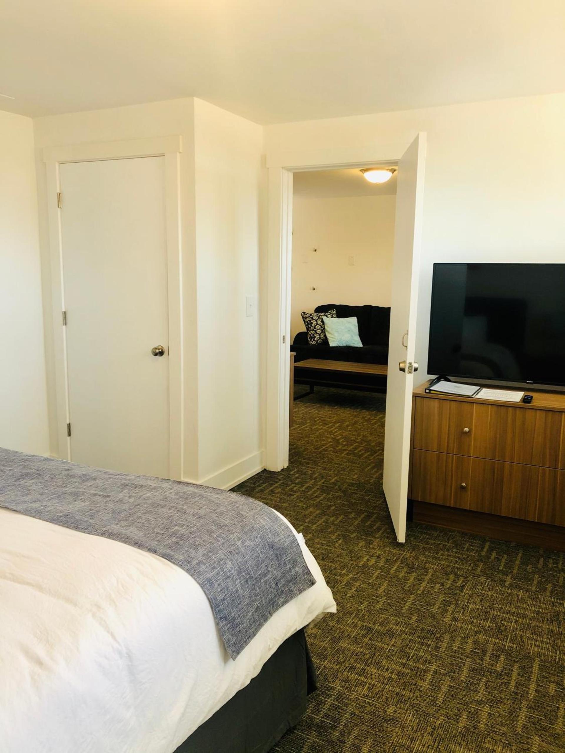 Blue Sage Inn & Suites photo 21