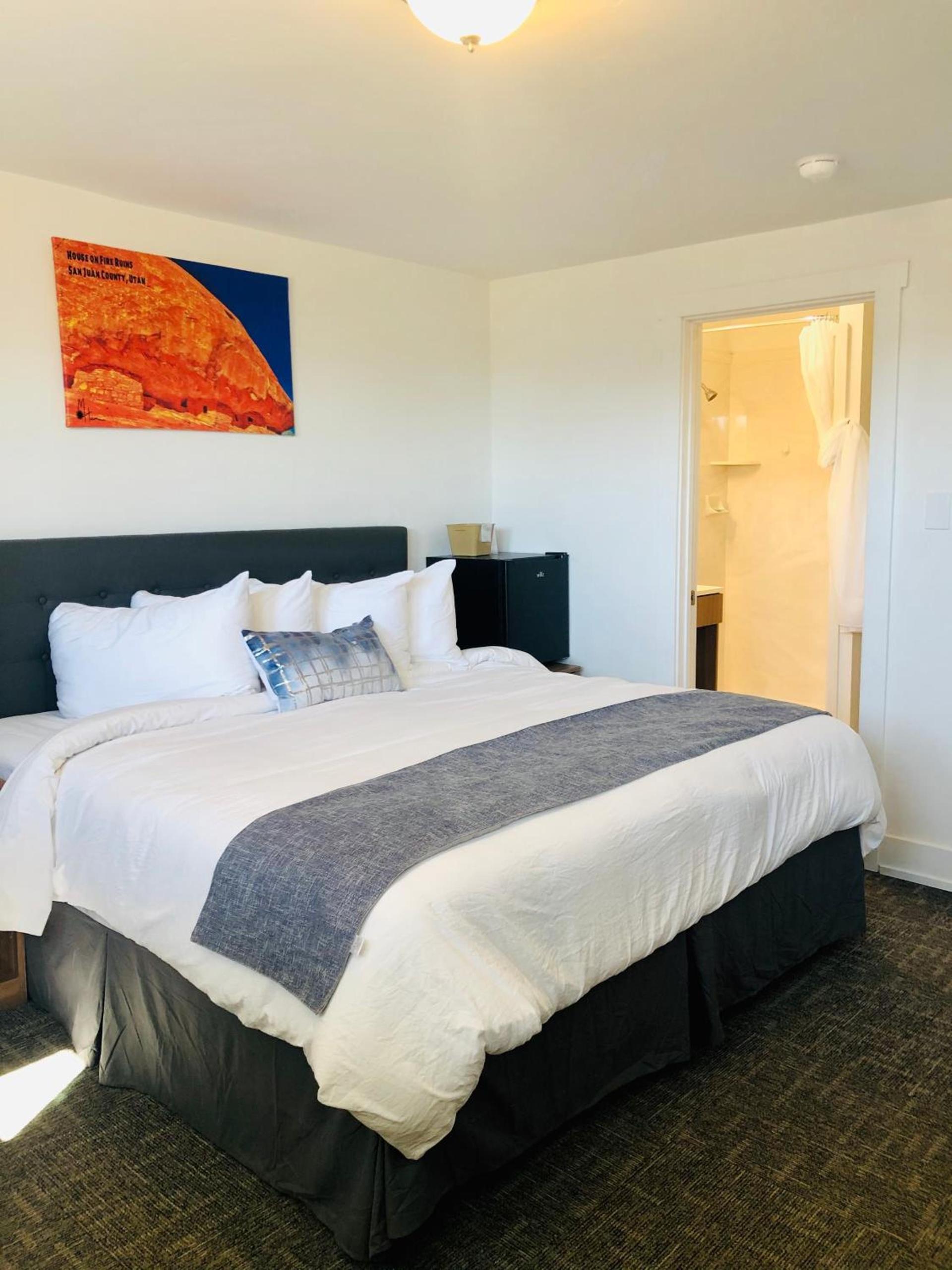 Blue Sage Inn & Suites photo 10