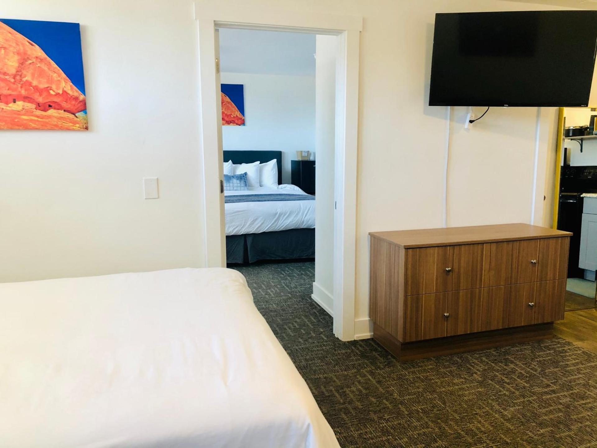 Blue Sage Inn & Suites photo 6