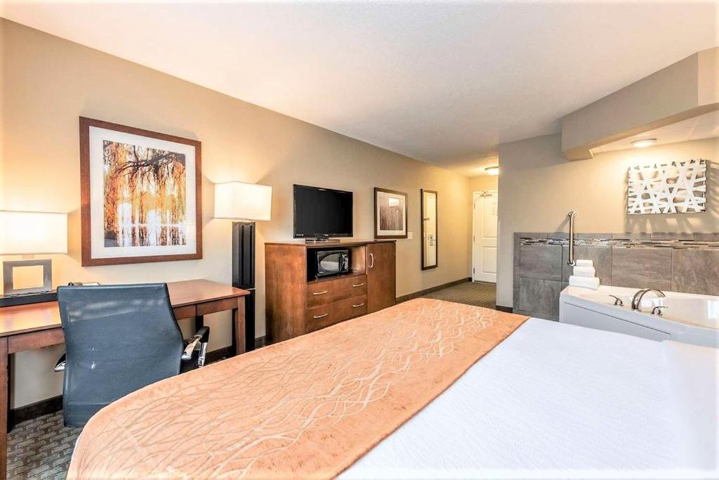 AmeriVu Inn and Suites - Chisago City photo 9