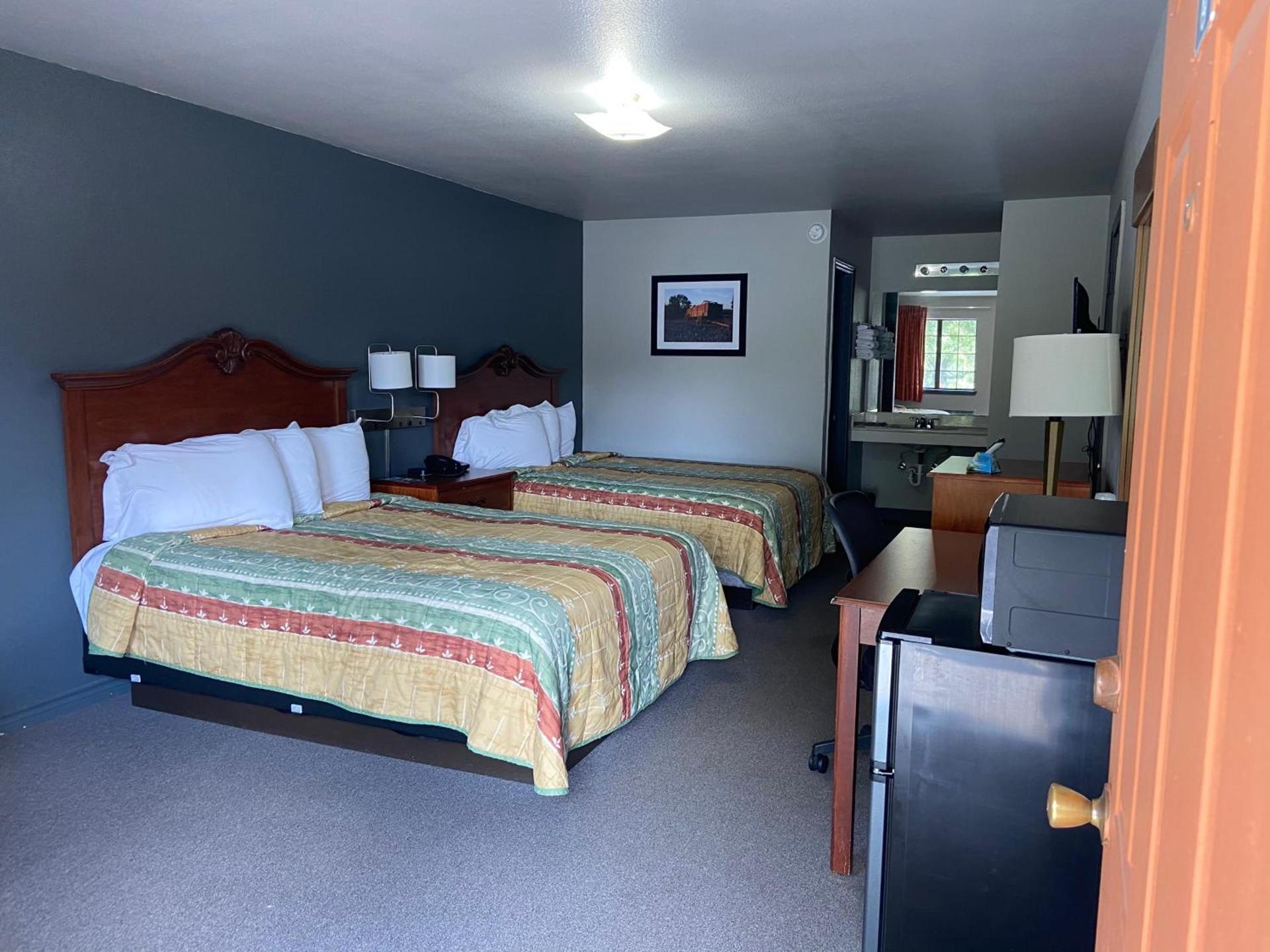 Redbud Inn photo 17