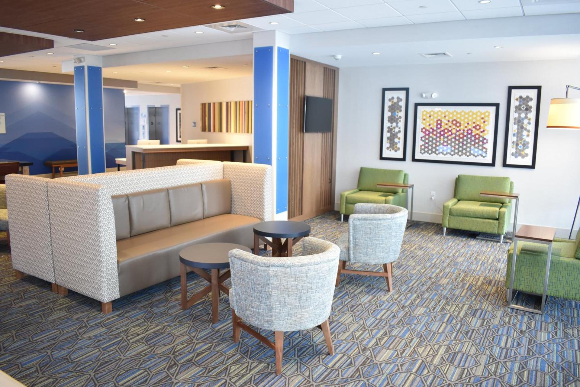 Holiday Inn Express & Suites - Boston South - Randolph by IHG photo 9