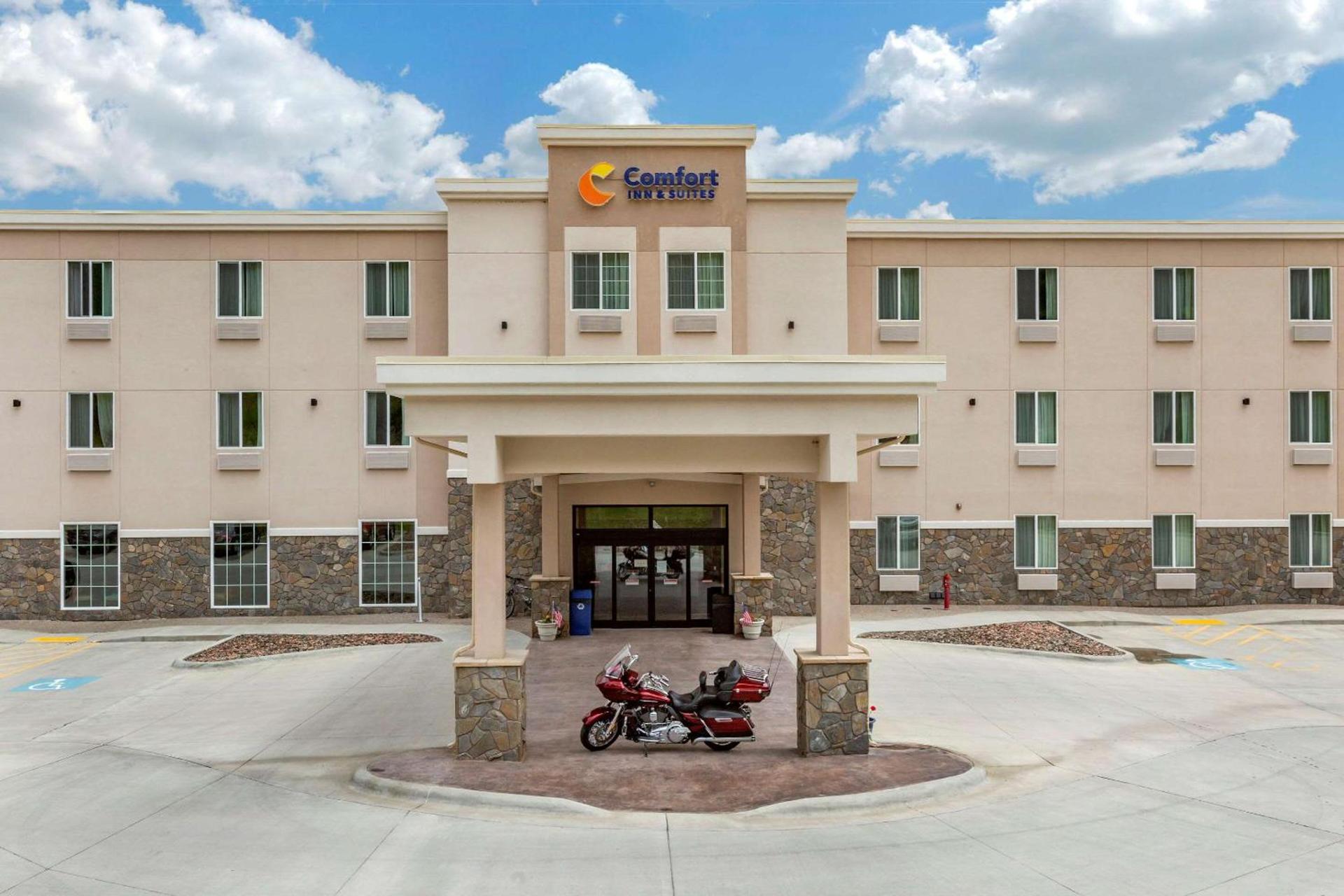 Comfort Inn & Suites Near Mt Rushmore photo 2
