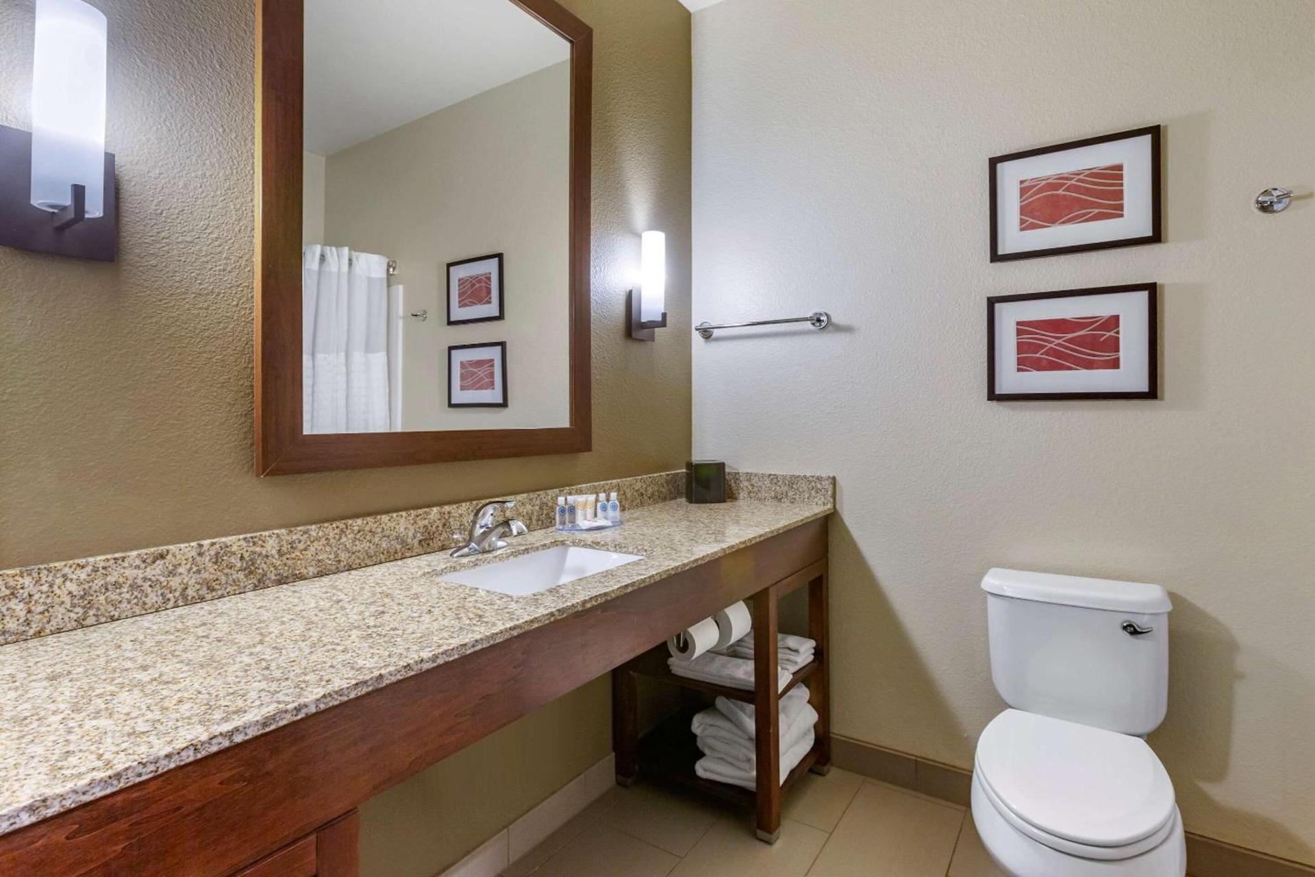 Comfort Inn & Suites Near Mt Rushmore photo 15