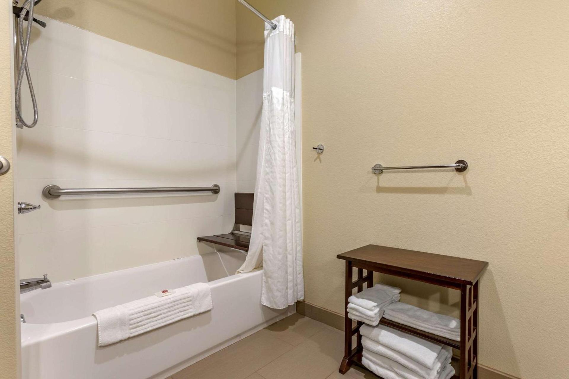 Comfort Inn & Suites Near Mt Rushmore photo 19
