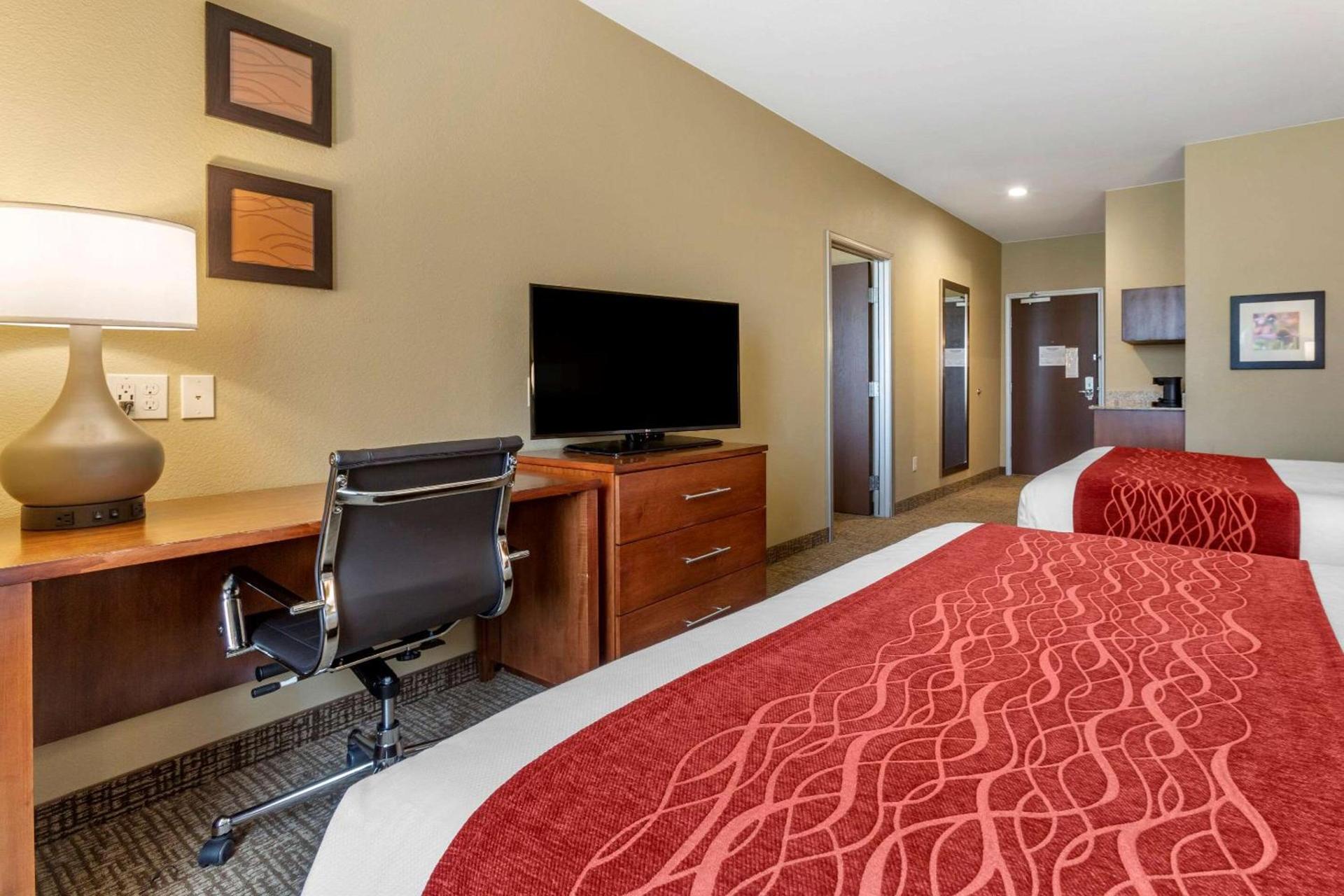 Comfort Inn & Suites Near Mt Rushmore photo 29