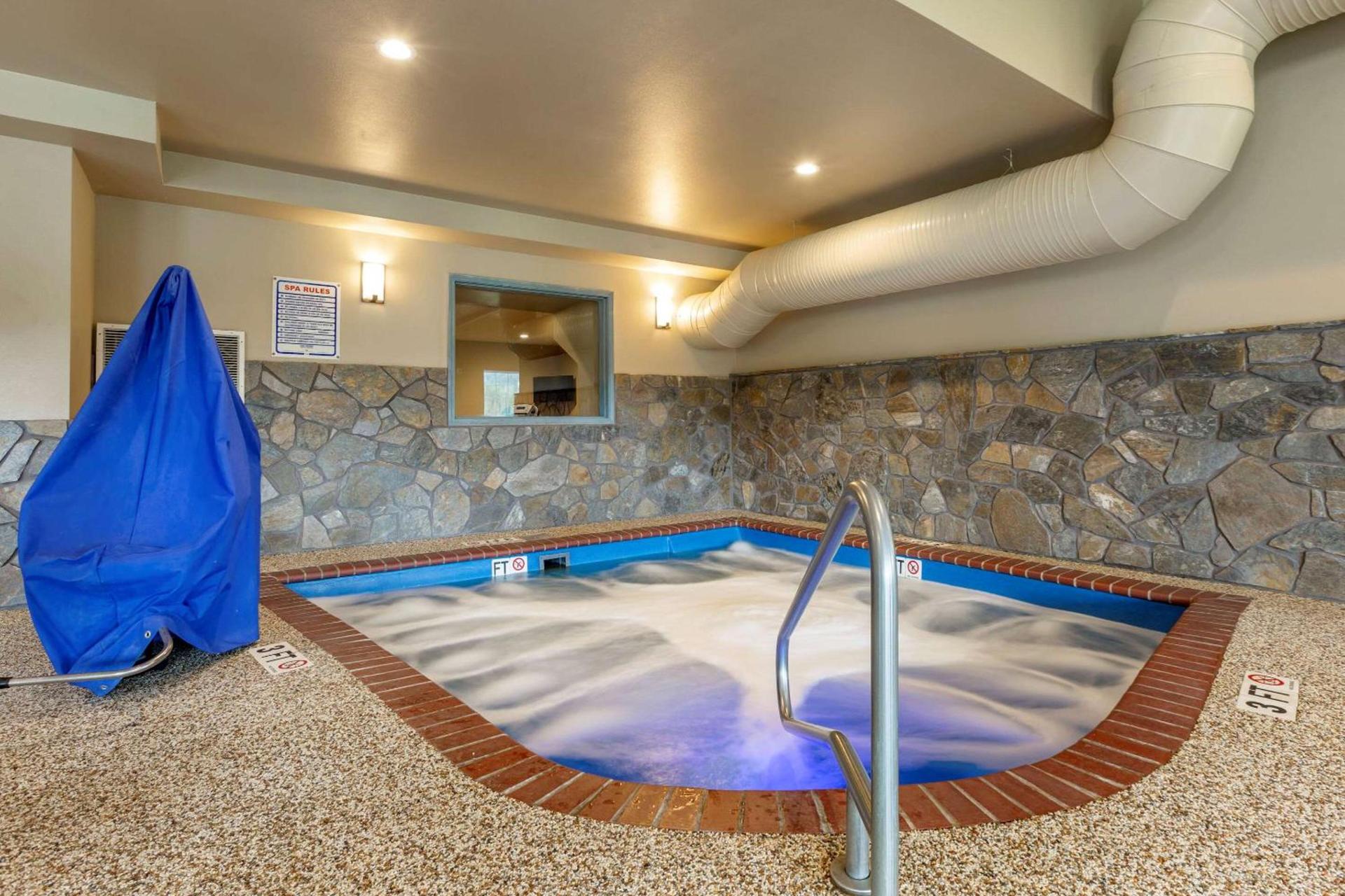 Comfort Inn & Suites Near Mt Rushmore photo 32